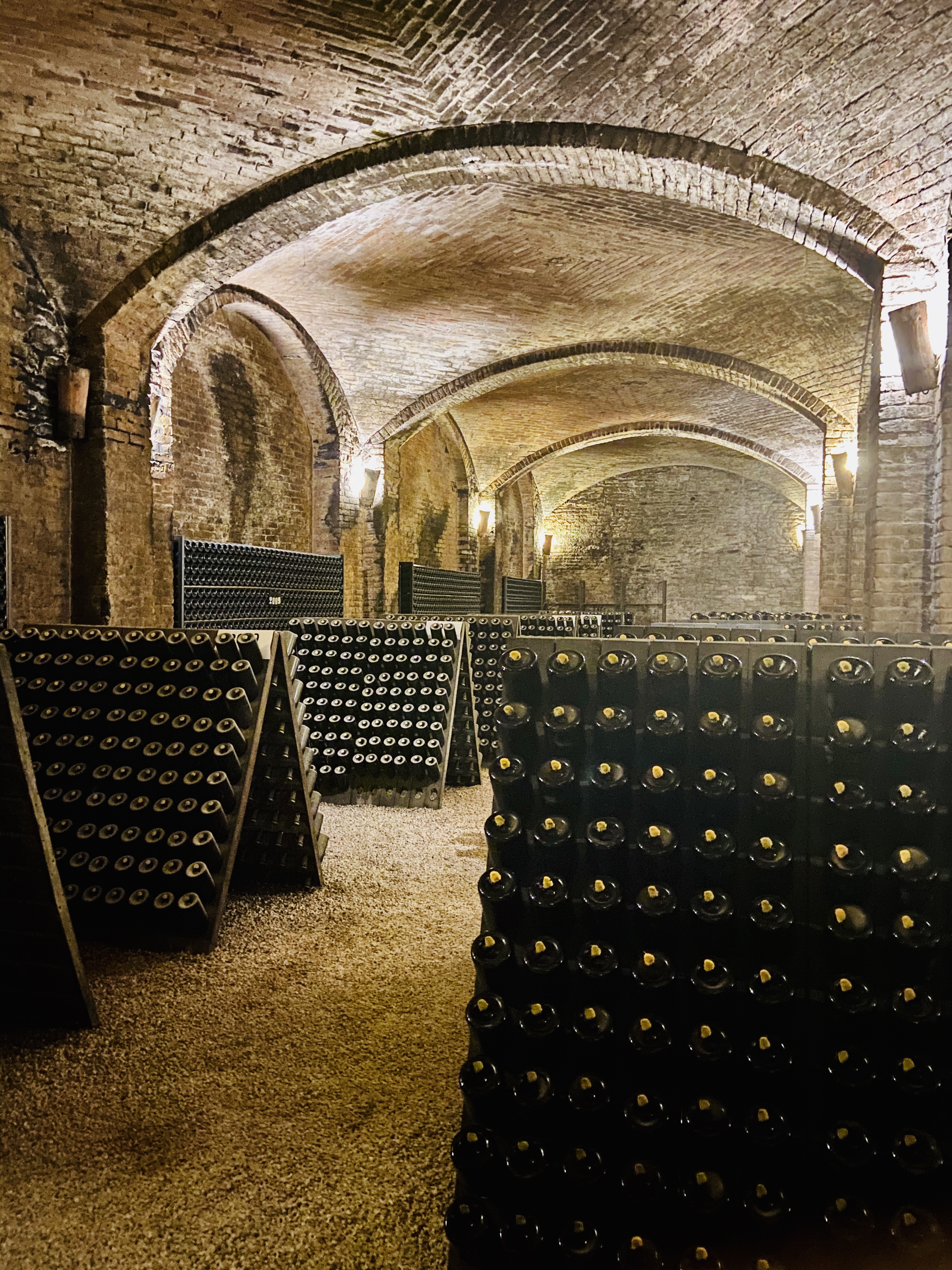 Contratto 1867 Sommelier On A Mission