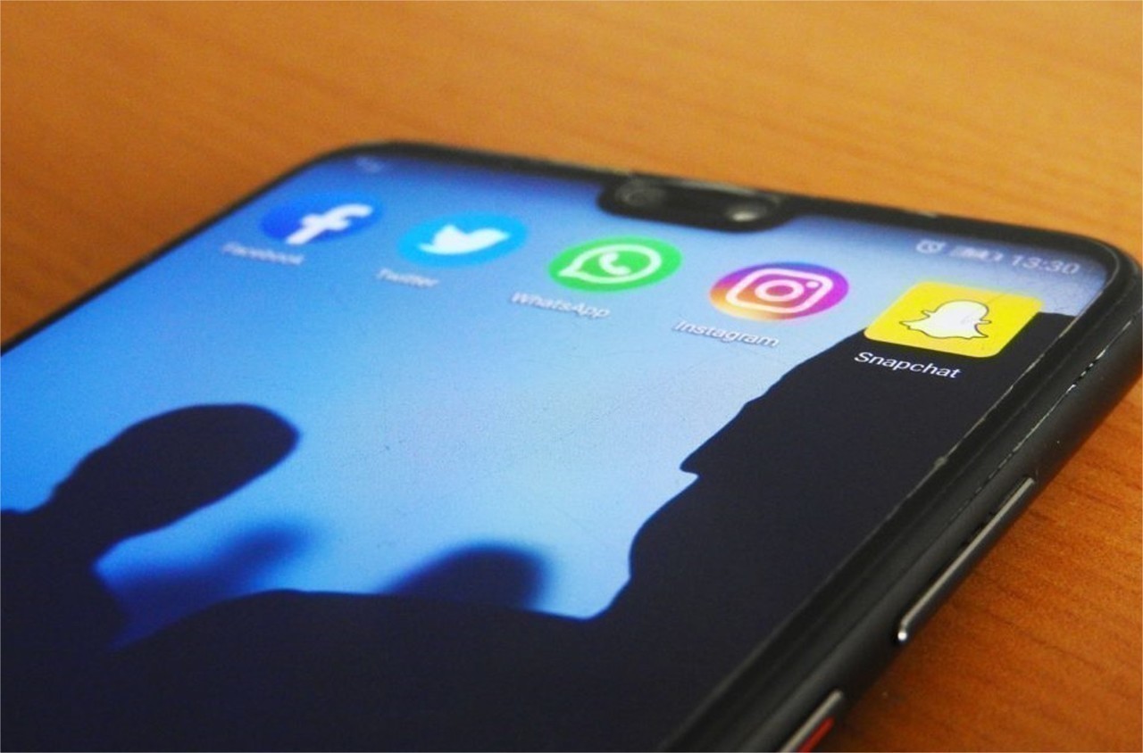 L''homme âgé de 22 ans a été condamné à Saint-Malo, mardi 21 juin 2022, pour atteinte à la vie privée. Il avait posté sur Instagram des photos dénudées de son ex-petite amie. Une pratique qu'on appelle couramment le