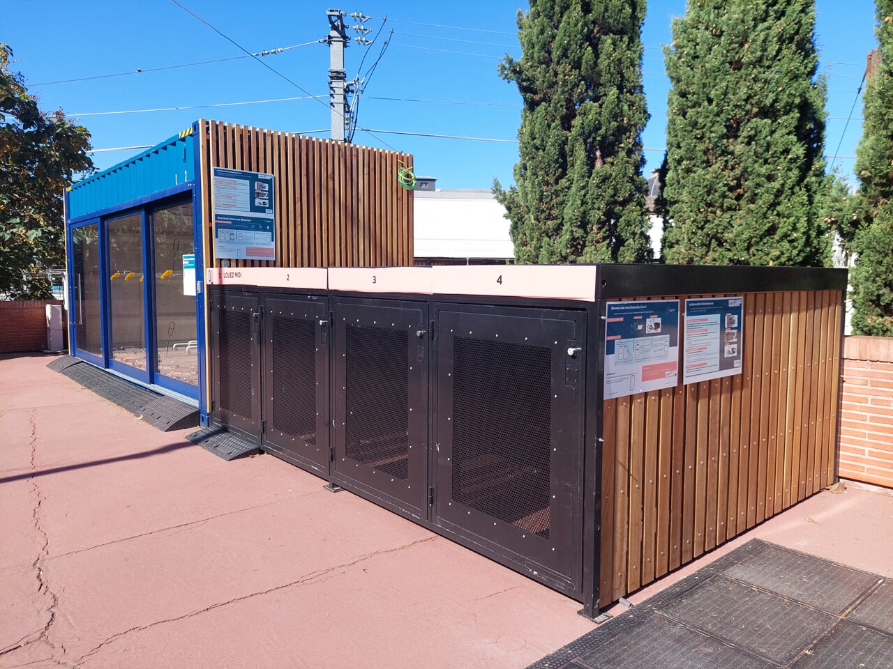 Quatre box destinés à accueillir des vélos cargo ont fait leur apparition à Marengo