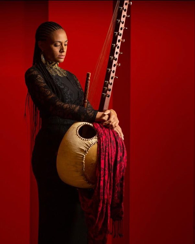 Sona Jobarteh Expanding The Unique Musical Tradition Of West Africa S Kora Styleafrique Com