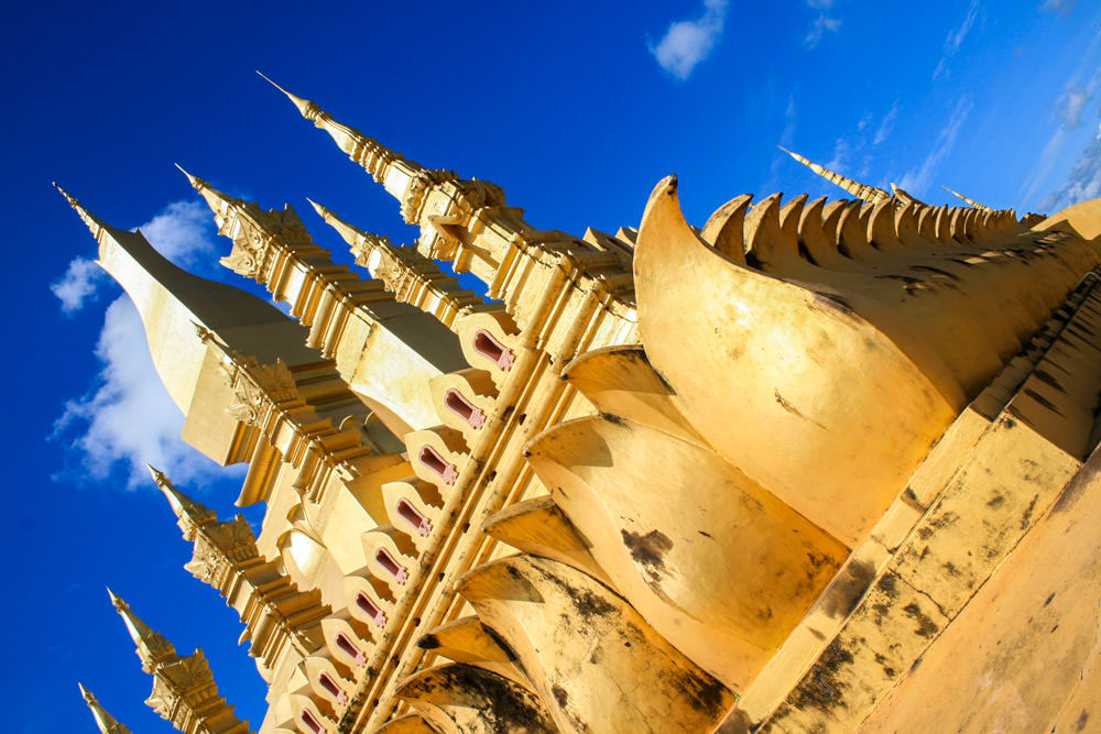 stupa en or laos
