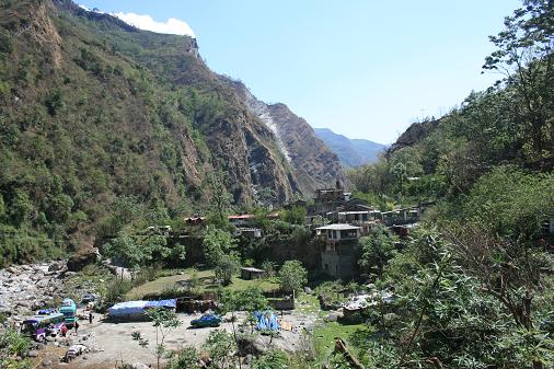 Tatopani ! Tatopani !