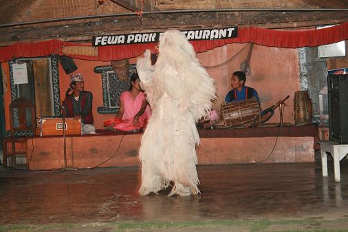 Yeti breakdance Yeti breakdance