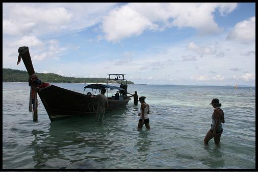Felix, Nath & Arianne ready for the daytrip Felix, Nath & Arianne ready for the daytrip
