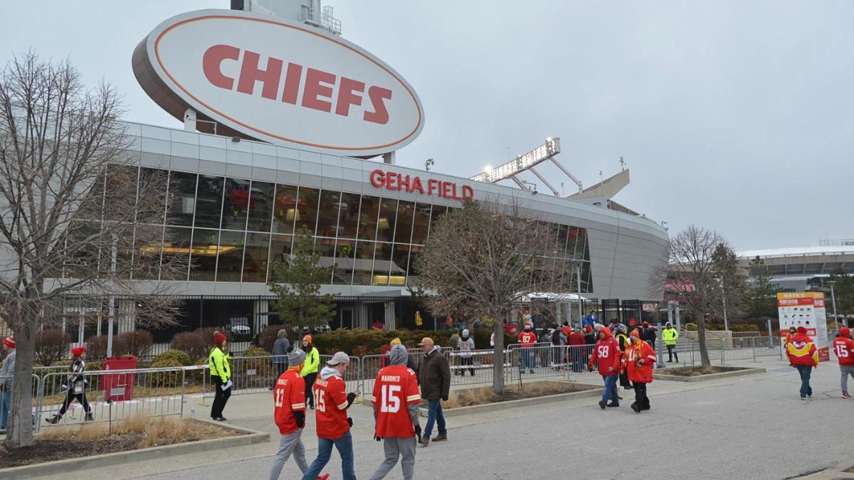 Kansas might use STAR bonds to lure Chiefs and Royals. Here’s how they worked on other projects