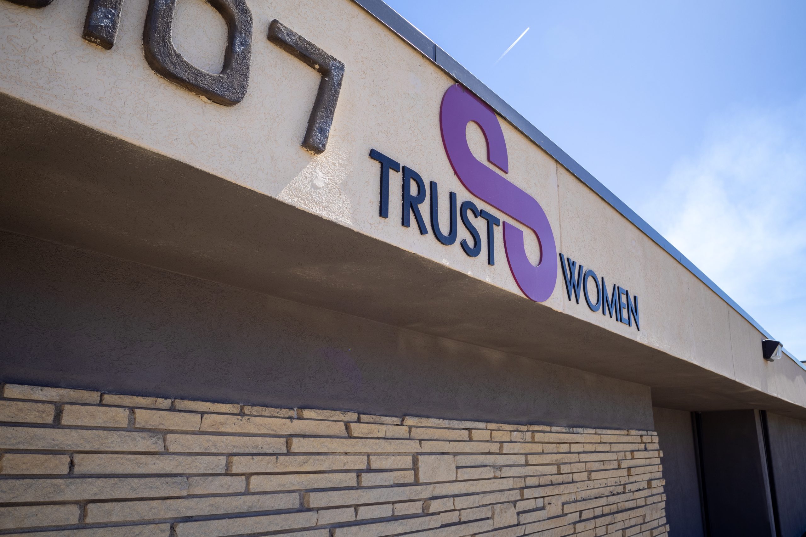 The newest abortion law in Kansas requires putting questions to patients. Here’s what that means