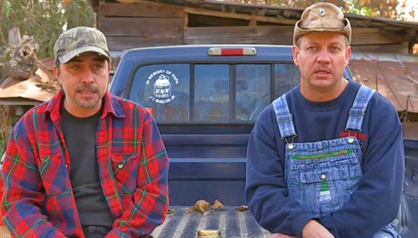 Moonshiners casts Steven Ray Tickle and Tim Smith
