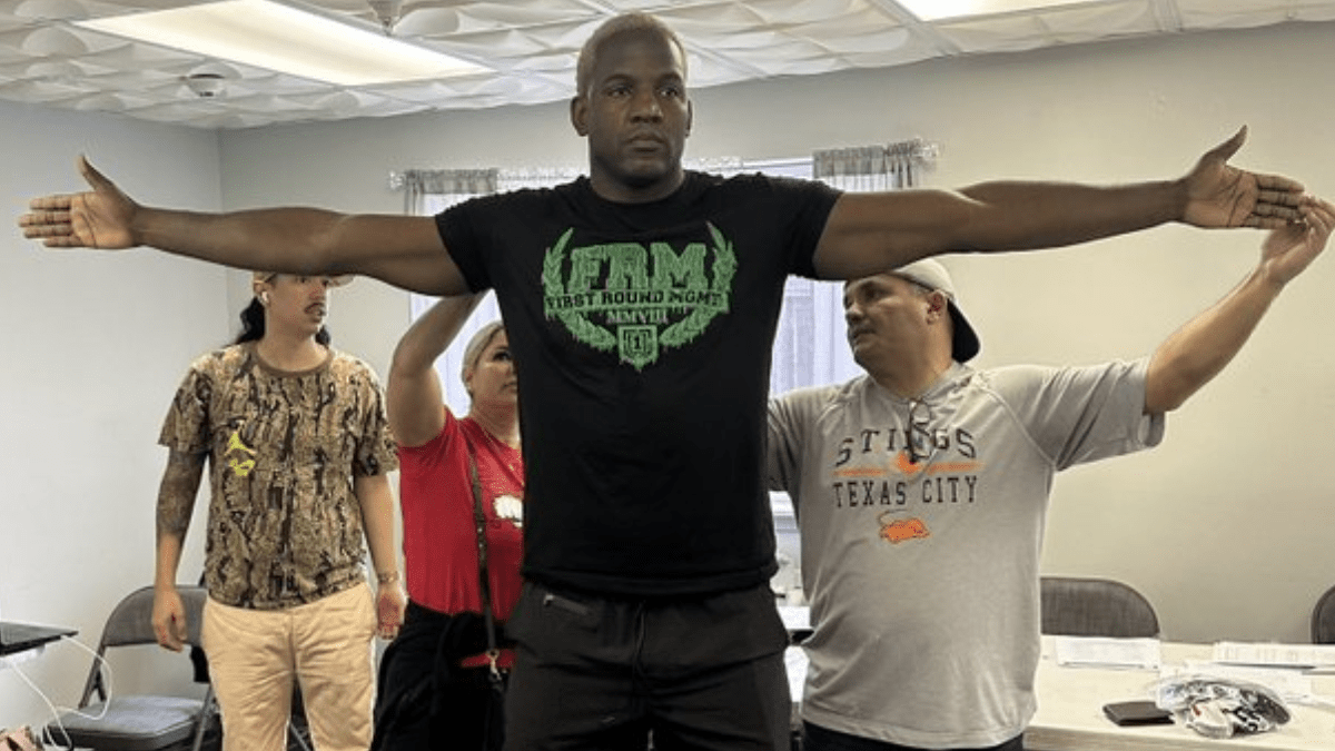 Undefeated 6'7" Olympic Heavyweight Finisher to Debut at UFC 299
