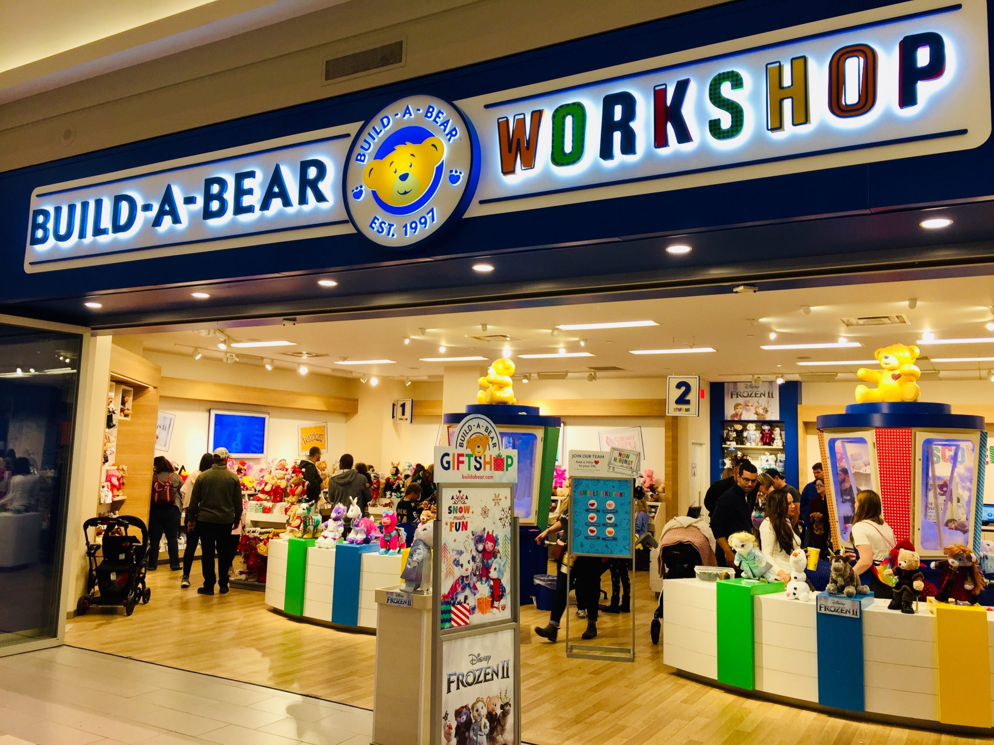 Top U.S. family travel blog, Travel With A Plan, shares the Top 15 list of the Best Mall of America Attractions for kids of all ages in Bloomington, MN!