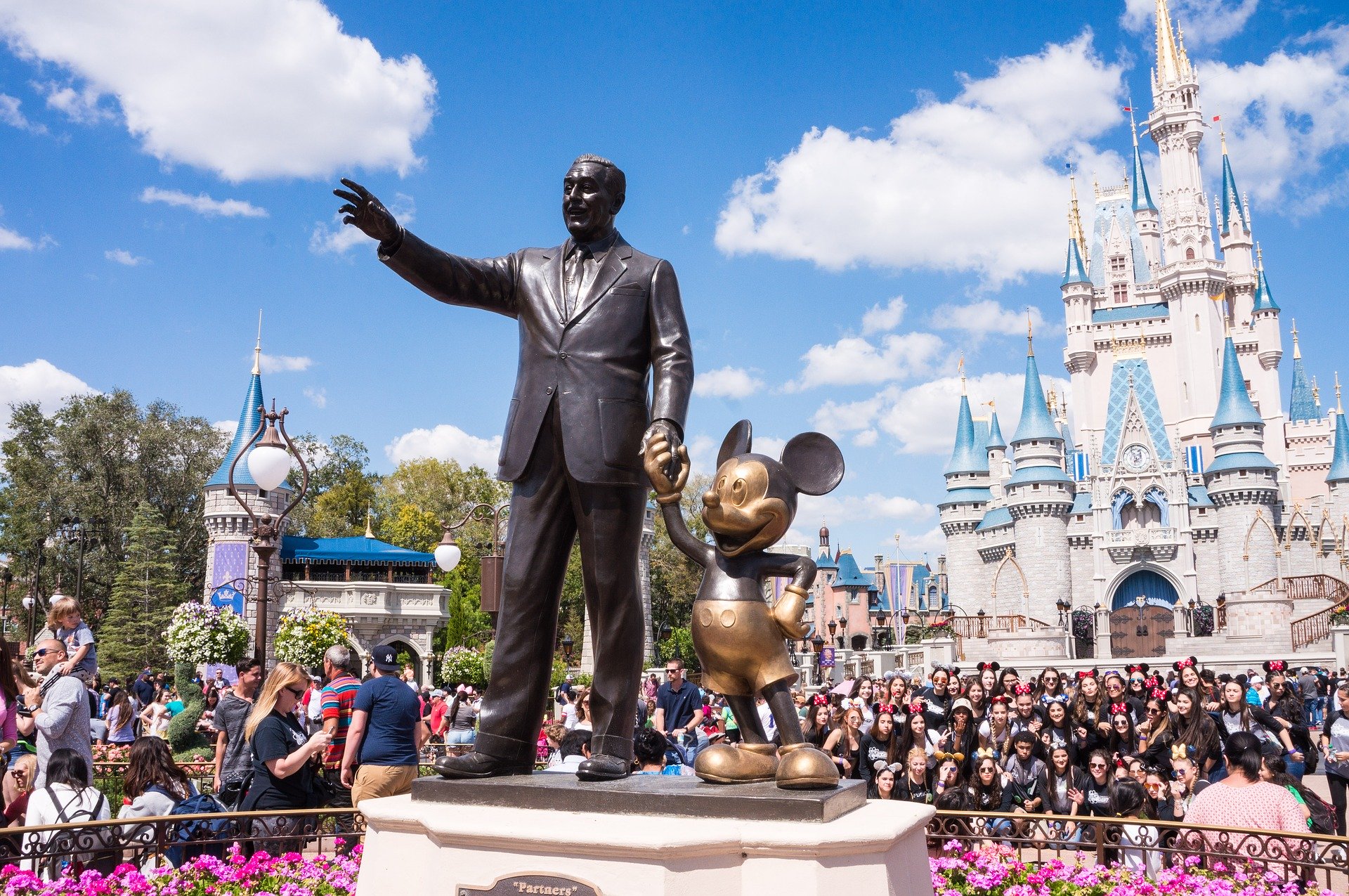Top U.S. family travel blog Travel With A Plan breaks down Magic Kingdom wait times