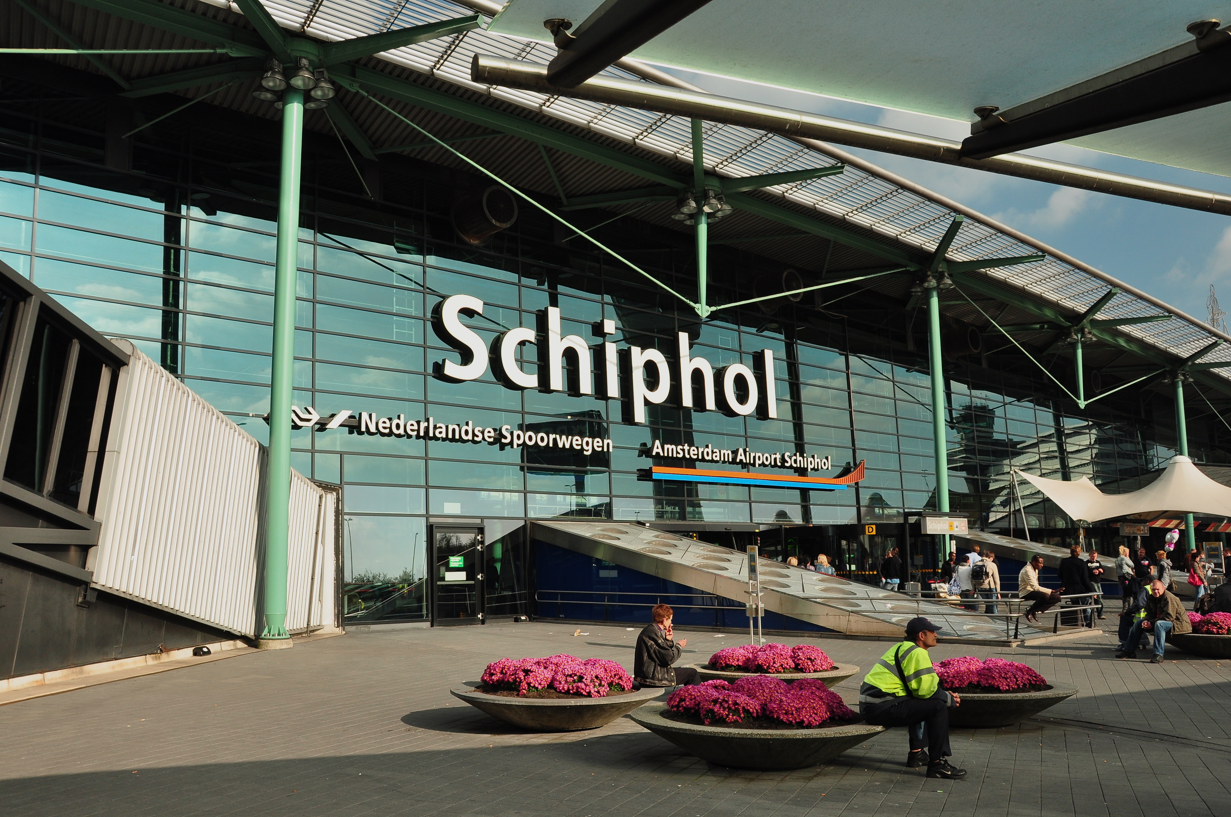 Tips For Traveling To Amsterdam Airport Schiphol Tulip Festival Amsterdam