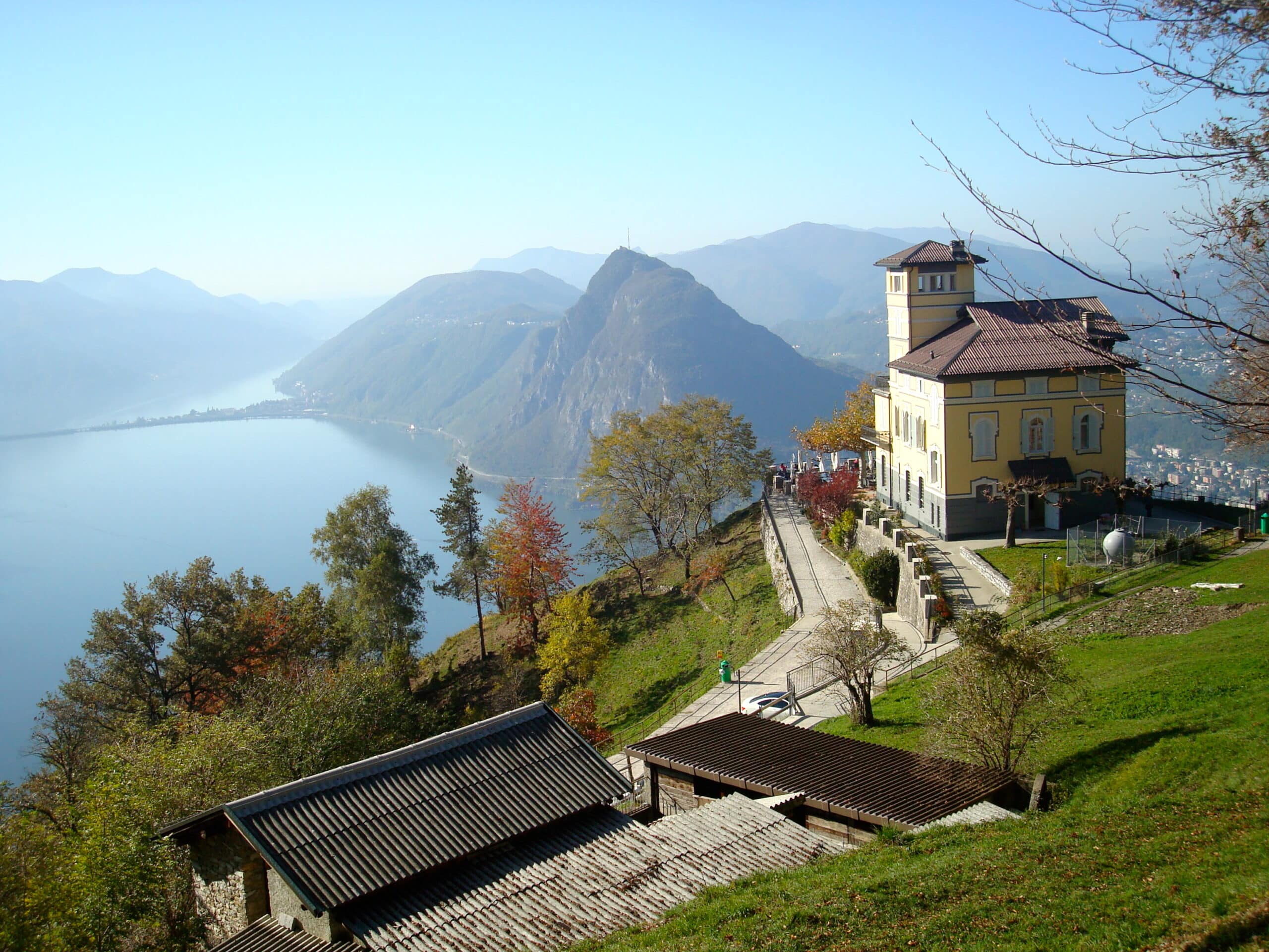 Vue de Lugano et du lac depuis le Monte Brè 04.JPG