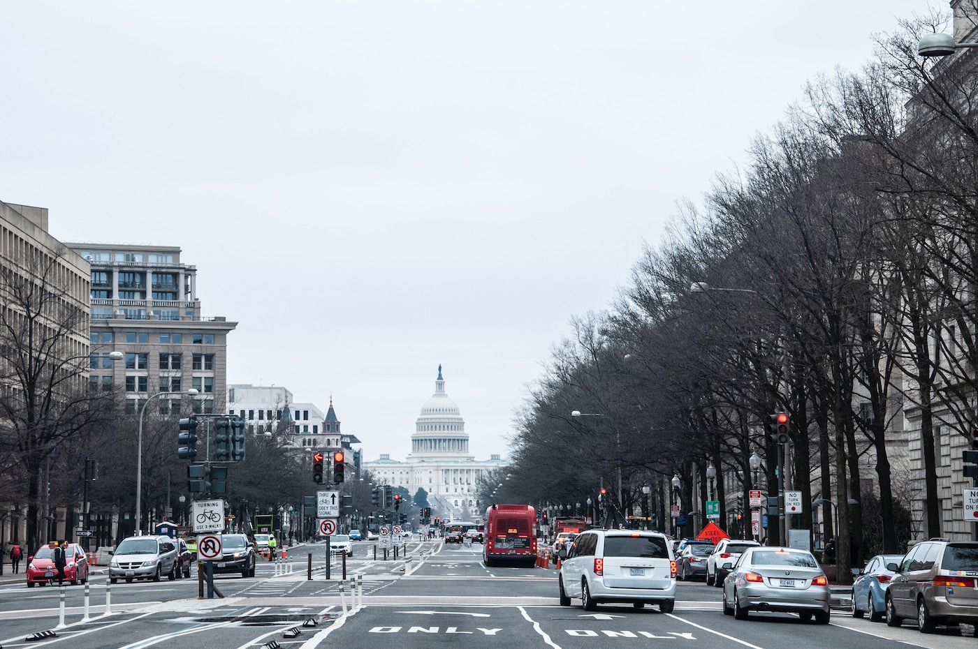 vehicles on road during daytime-solo travel to washington dc