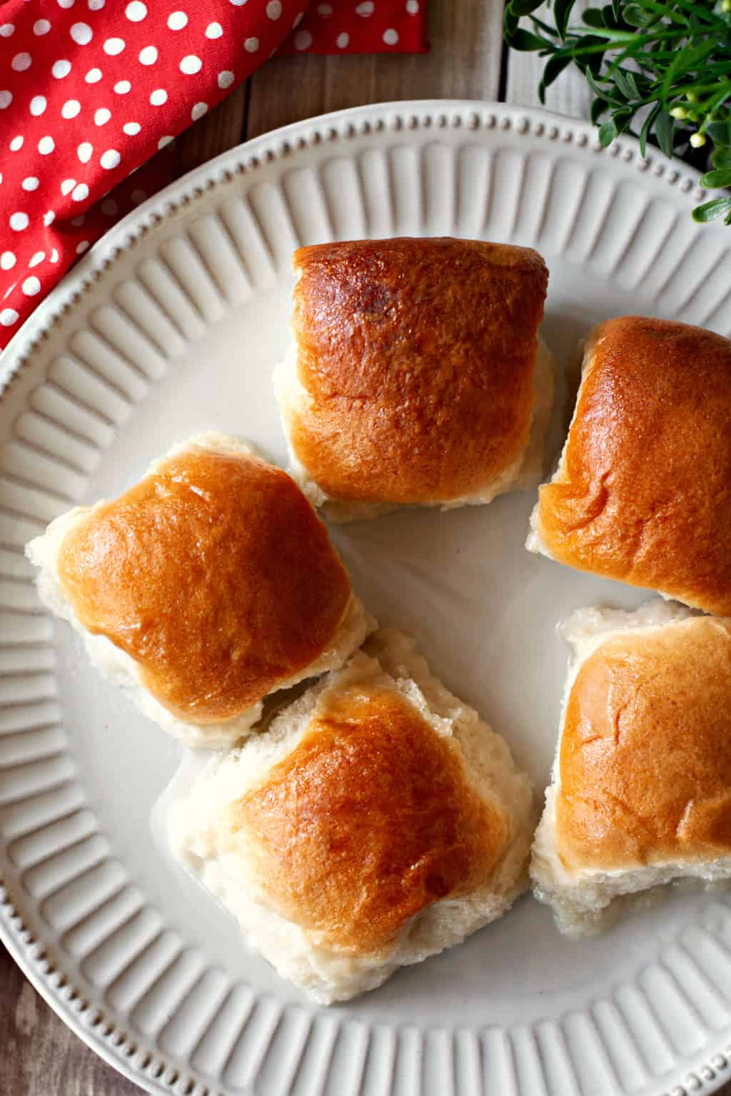Pani Popo Rolls on a Plate