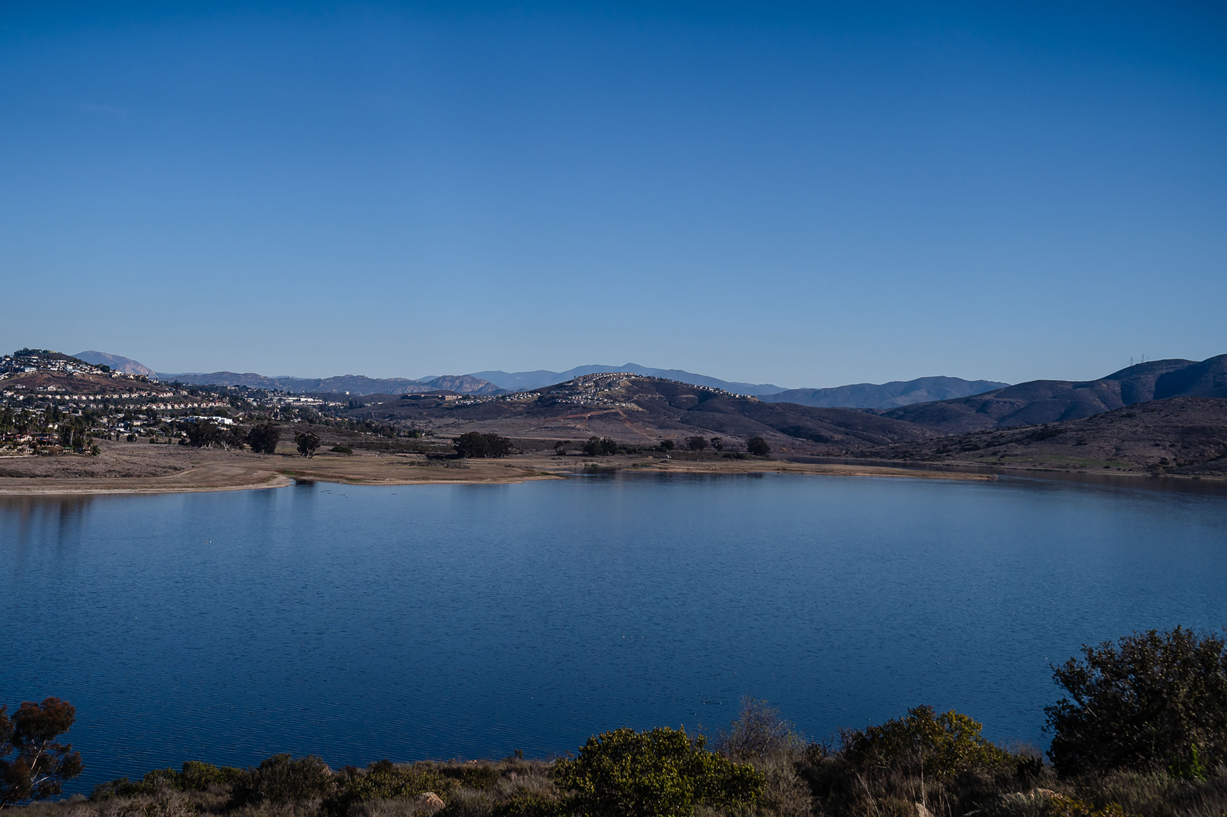 Sweetwater Reservoir on Jan. 13, 2024. / Ariana Drehsler for Voice of San Diego