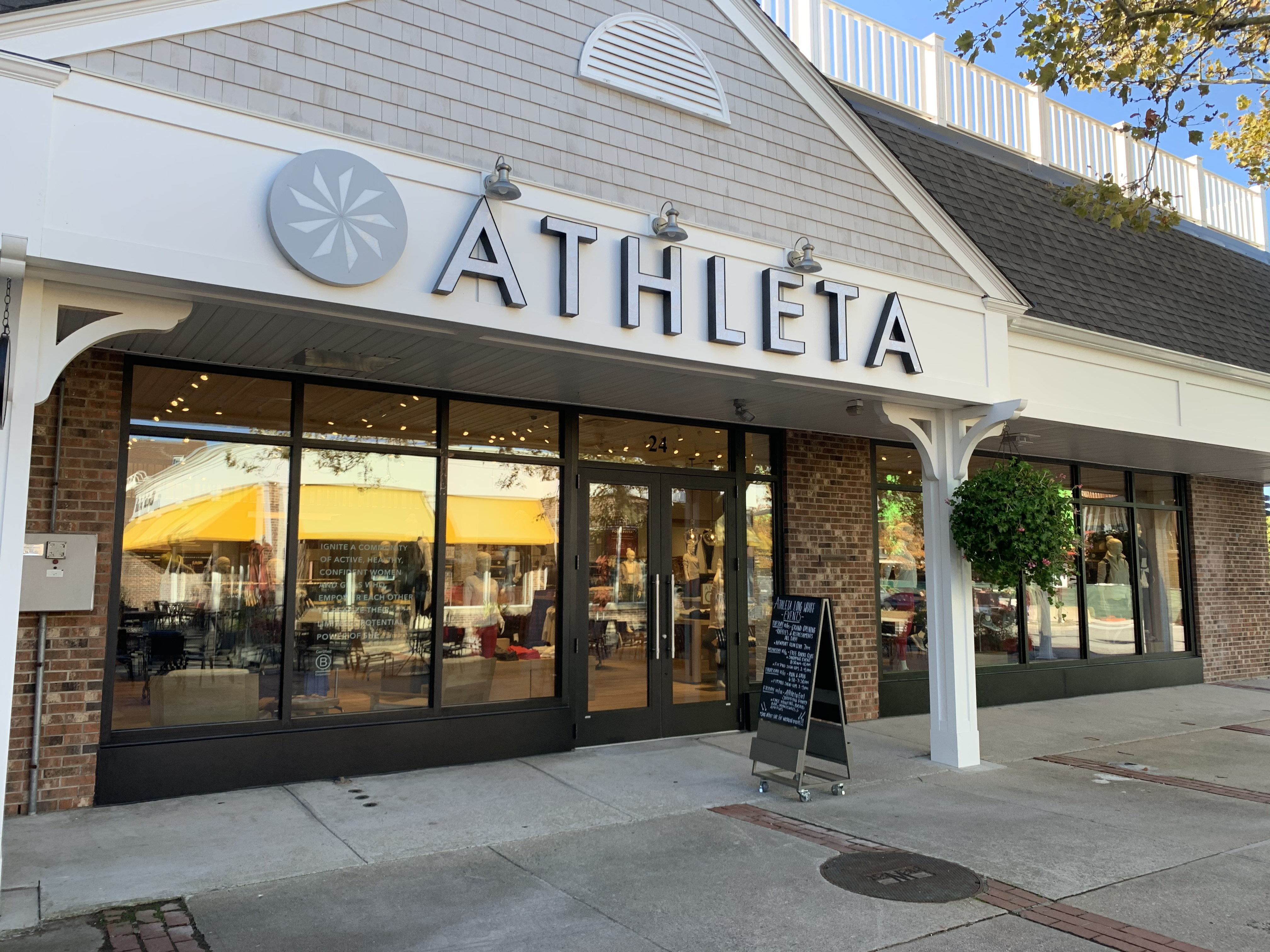 Grand Opening Of Athleta Set For Tuesday What S Up Newp