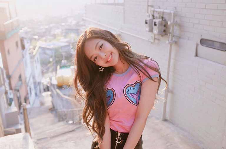 Jennie(Black Pink)