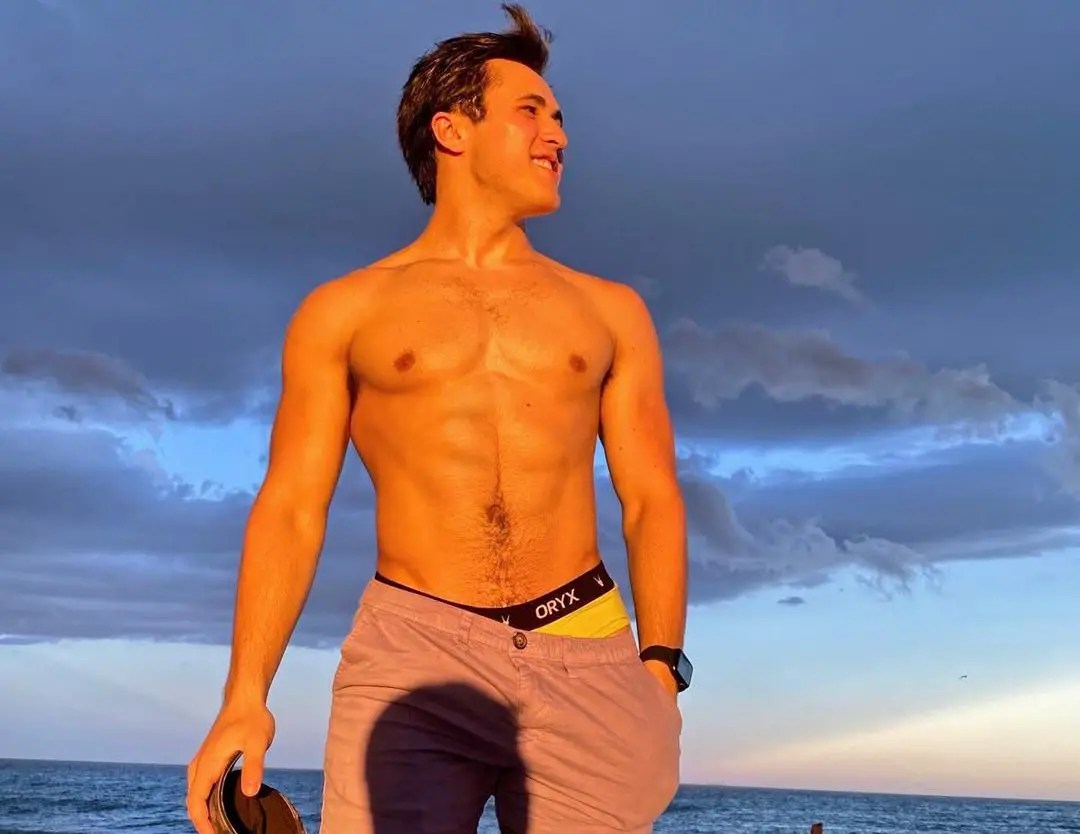 Chris Olsen Tiktok Star Wiki Biography Age Girlfriends Family Facts And More