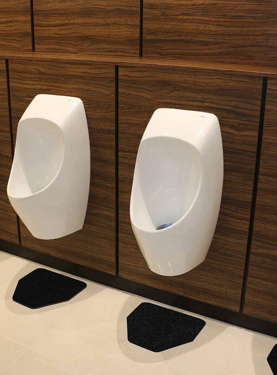 Original Cut Antimicrobial Urinal Mat Wizkid Products