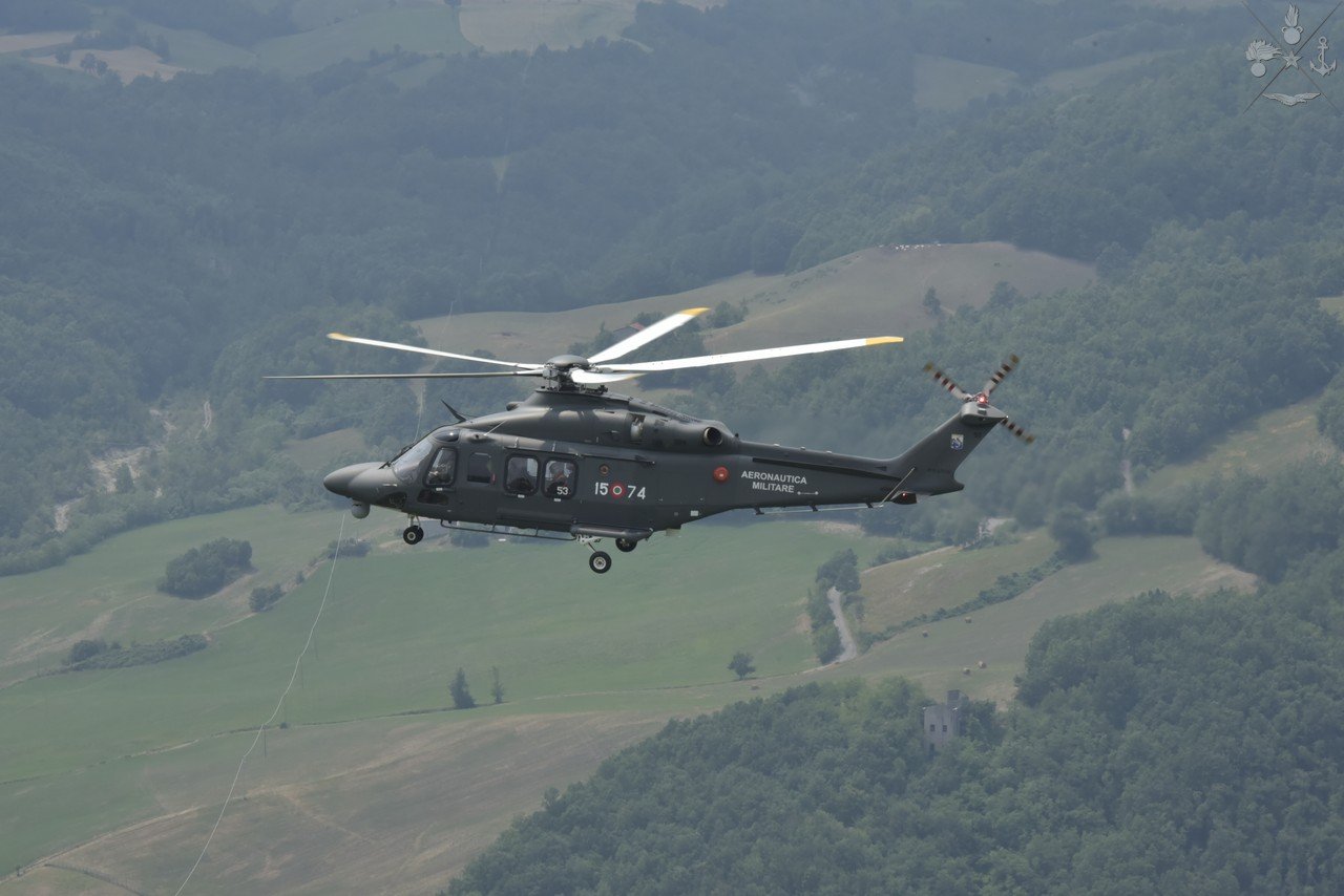 Servizio Aereo Della Guardia Di Finanza Articoli E Immagini Degli Elicotteri E Aerei