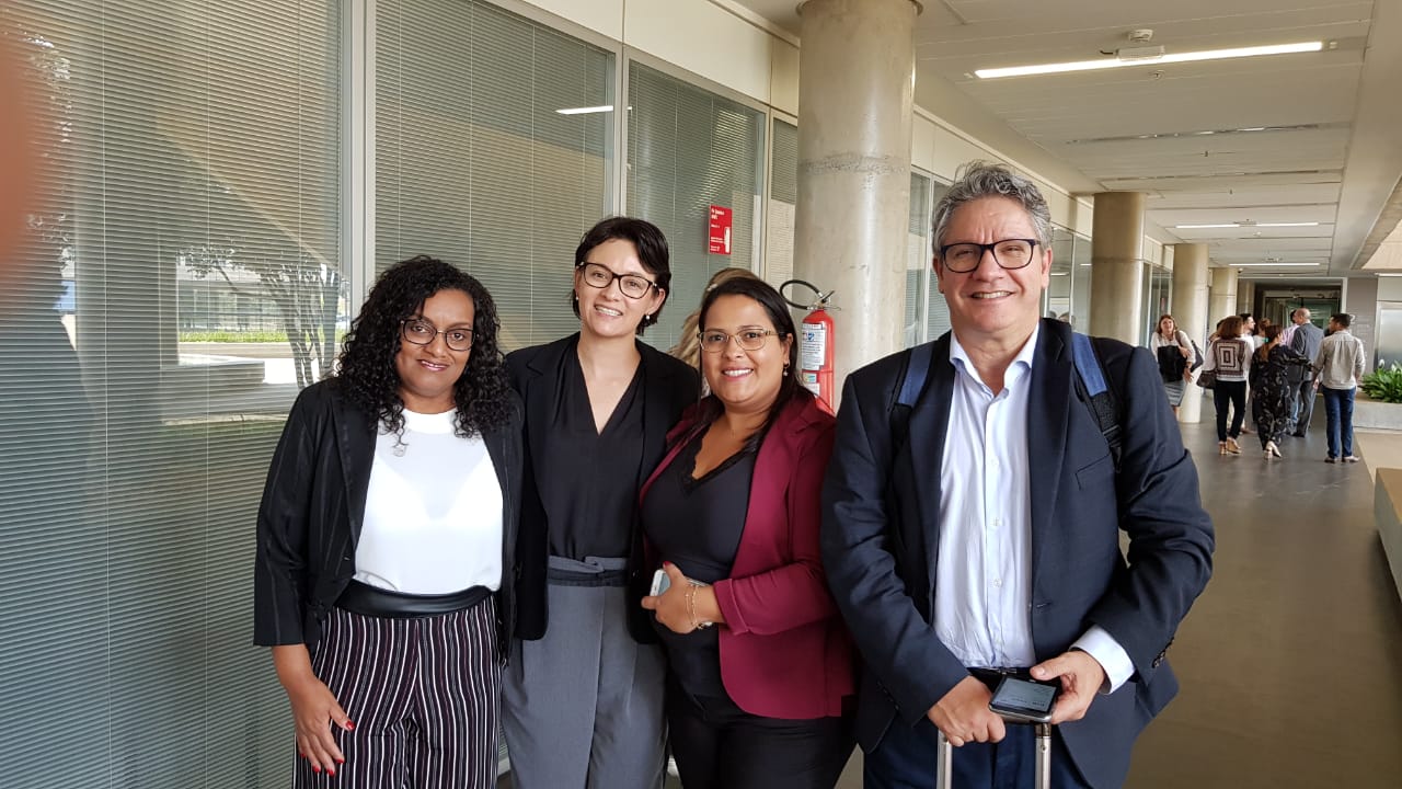 Ana Lúcia Marçal, Conselheira Nacional de Saúde, Dra. Adriana Kakehasi - representante da Associação Médica Brasileira no GT da Política de Biológicos. Priscila Torres coordenadora da Biored Brasil. Dr. Valderilio Feijó - coordenador da comissão de Biotecnologia da Sociedade Brasileira de Reumatologia.