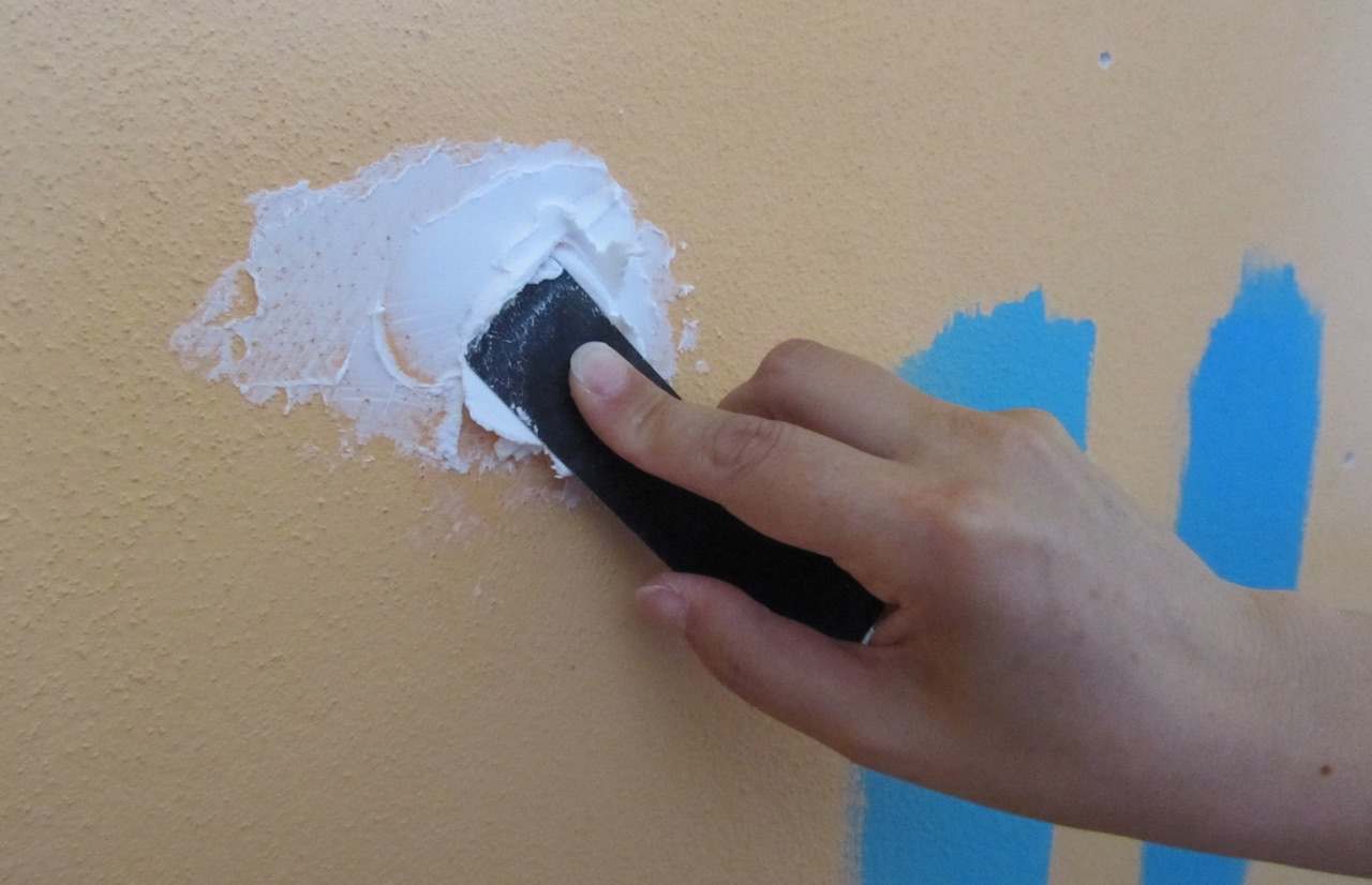 Stuccare Fori E Crepe Sul Muro Video Tutorial Bricoliamo