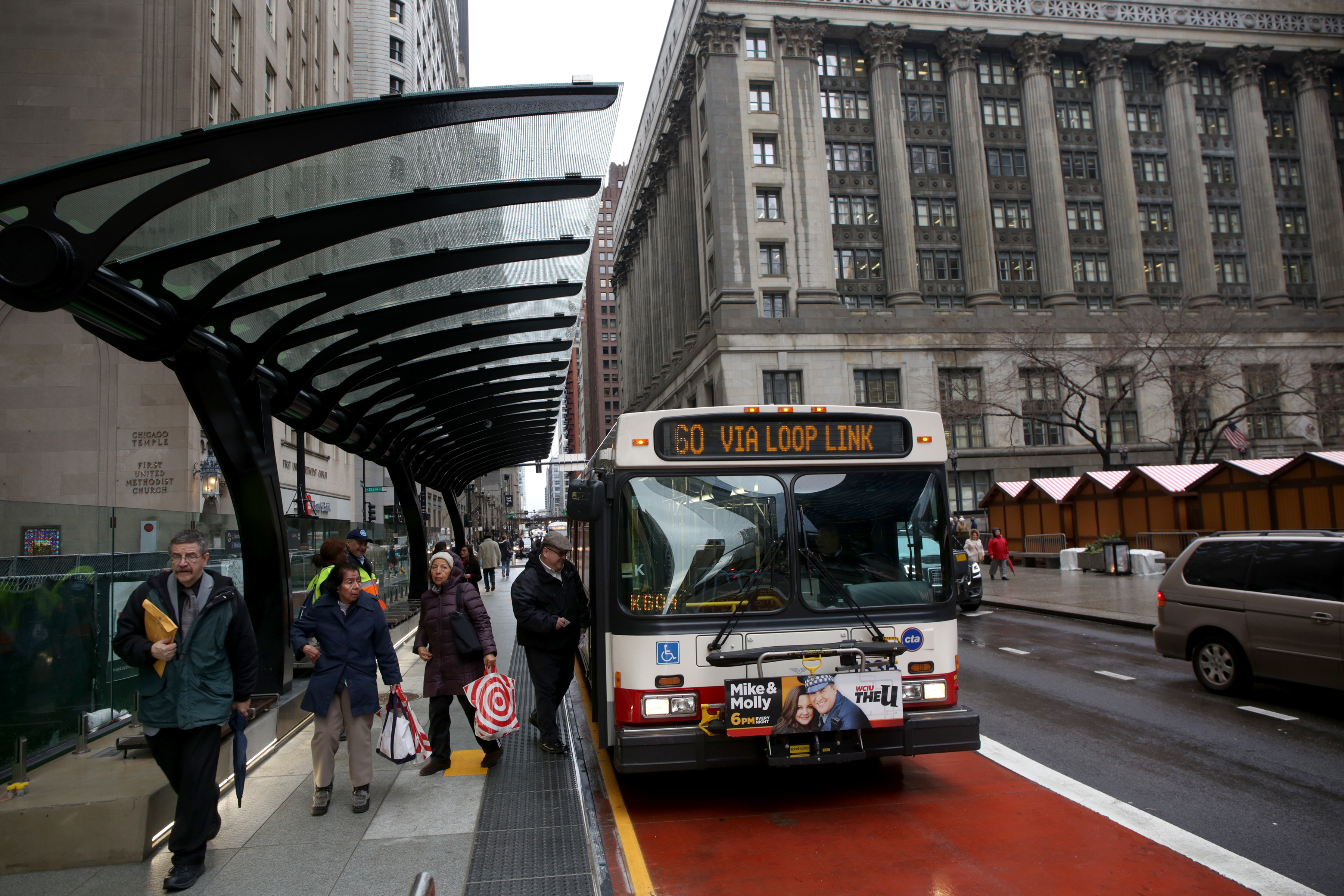 The Loop Link bus rapid transit system began running on Dec. 21, 2015. (Nancy Stone/Chicago Tribune)