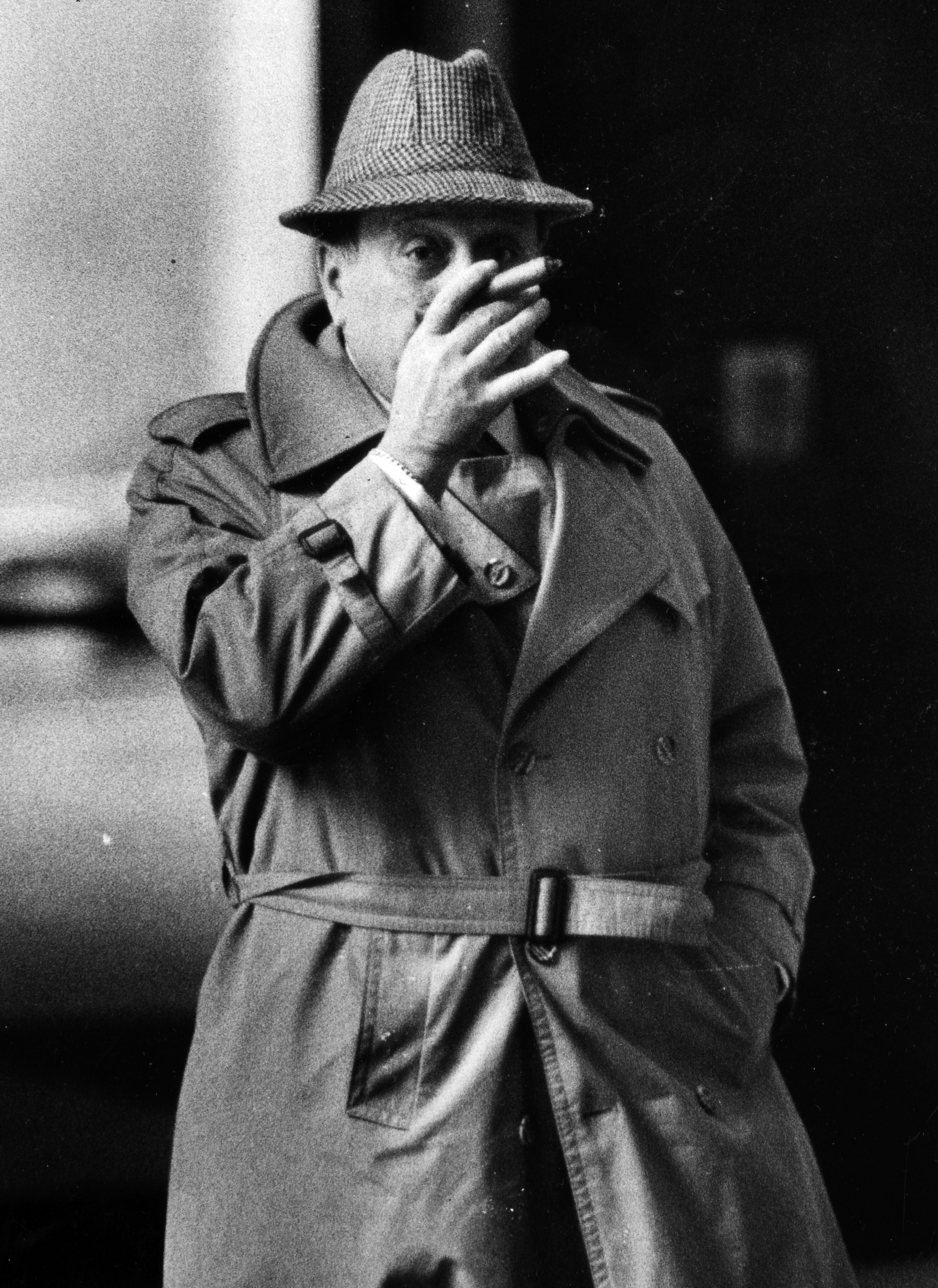 Louis Farina walks into the federal building 1983. (Chicago Tribune archive)