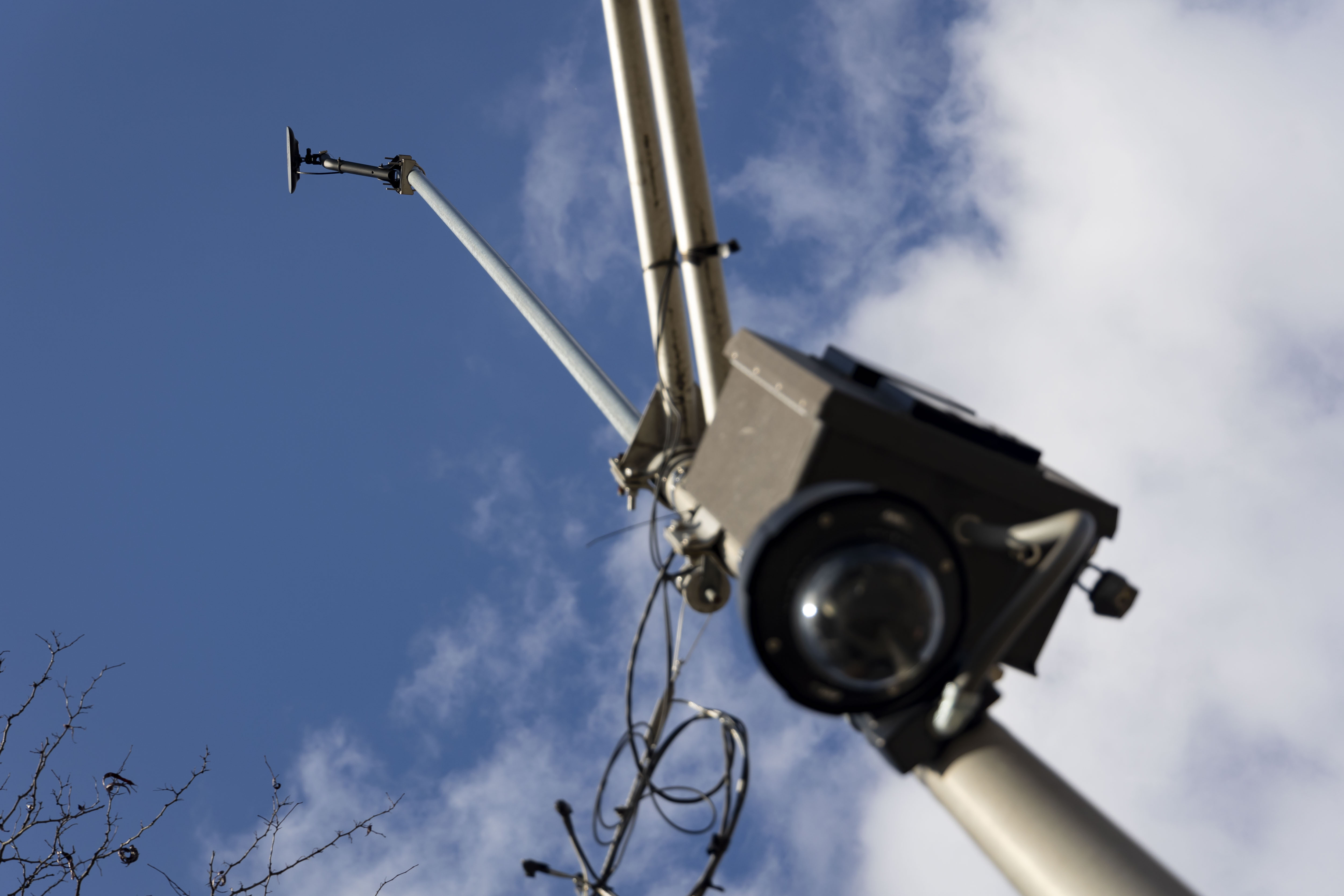 ShotSpotter gunshot detection technology on a light pole in Chicago's Humboldt Park neighborhood in February. (Brian Cassella/Chicago Tribune)