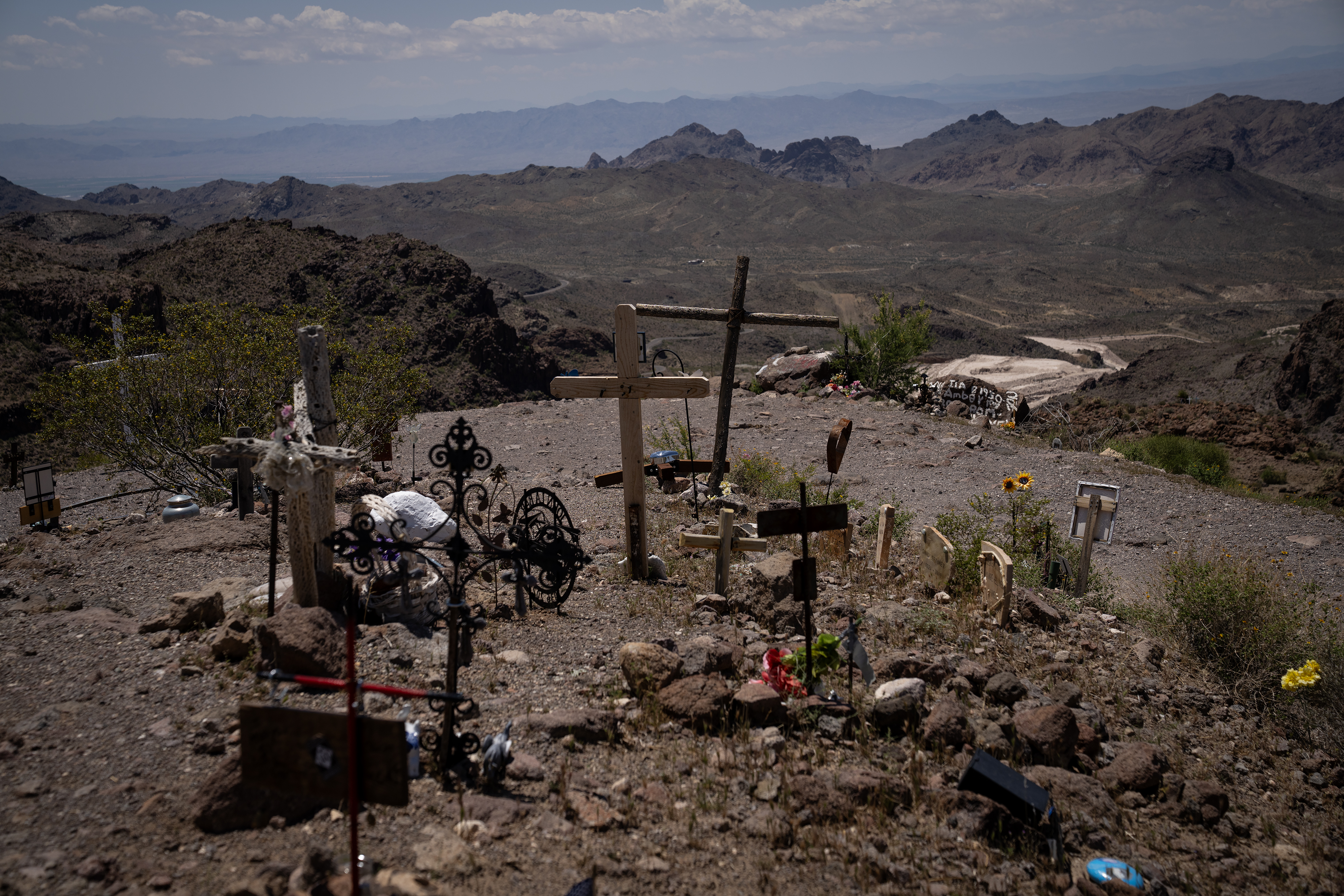 Memorials at Sitgreaves Pass, just east of Oatman, Arizona at elevation 3,586 feet on Route 66, June 6, 2025. (E. Jason Wambsgans/Chicago Tribune)