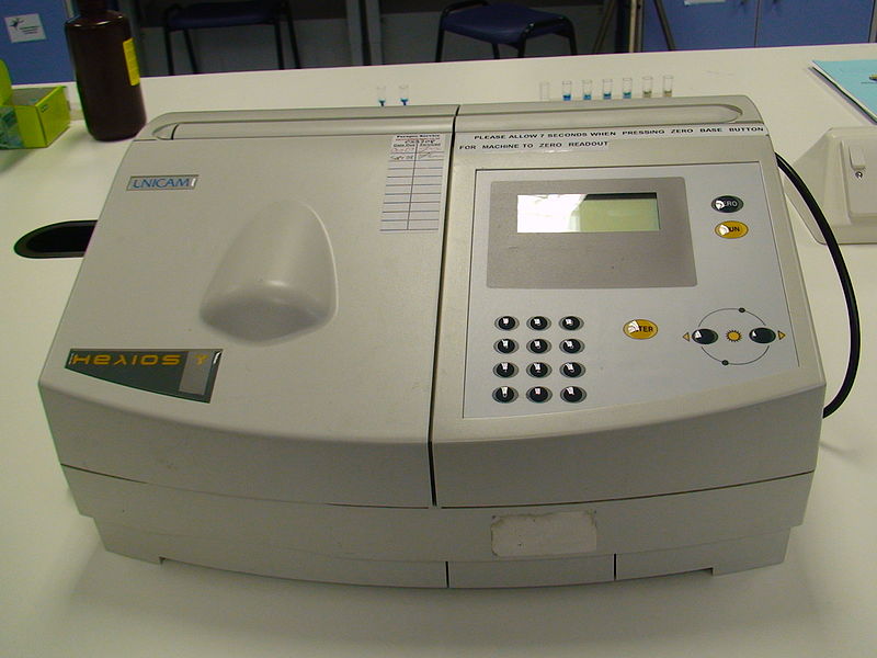 Key Difference - Colorimetry vs Spectrophotometry