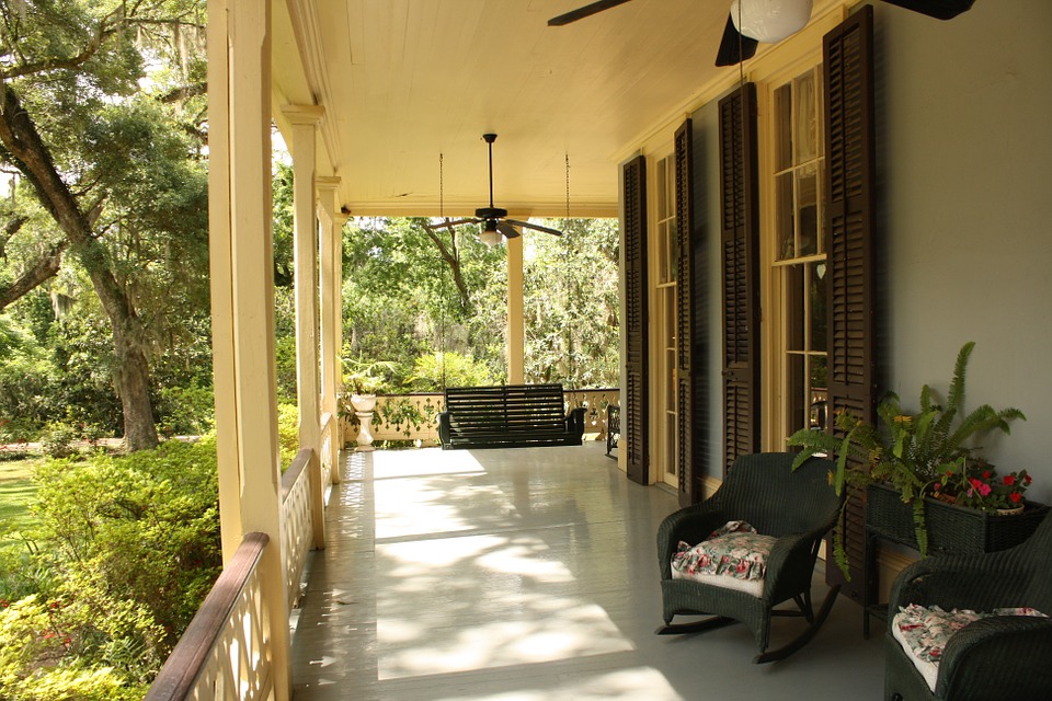 Difference Between Verandah and Balcony