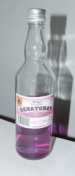 Key Difference - Methylated Spirits vs Mineral Turpentine