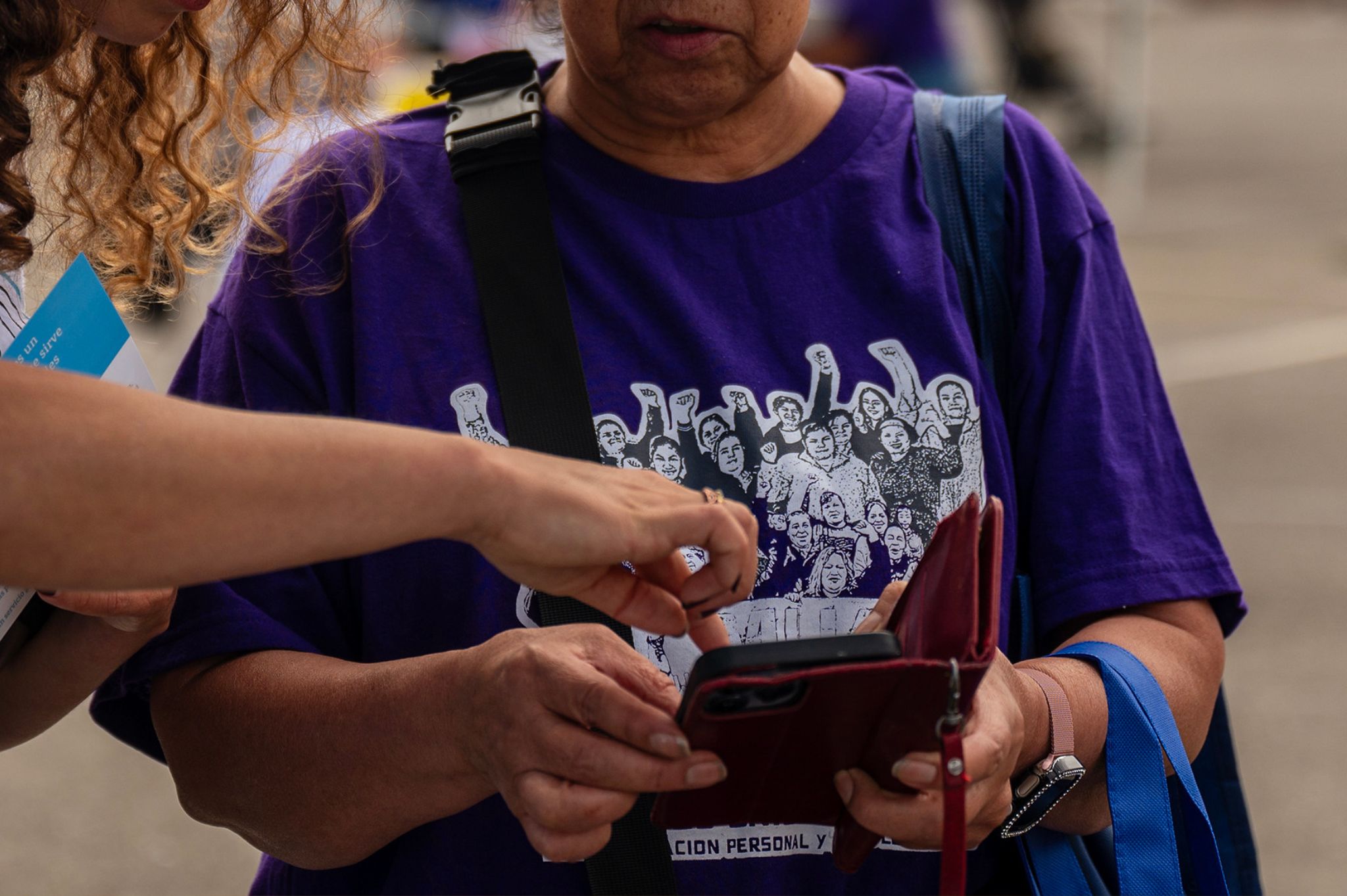 Who makes up El Tímpano’s SMS community