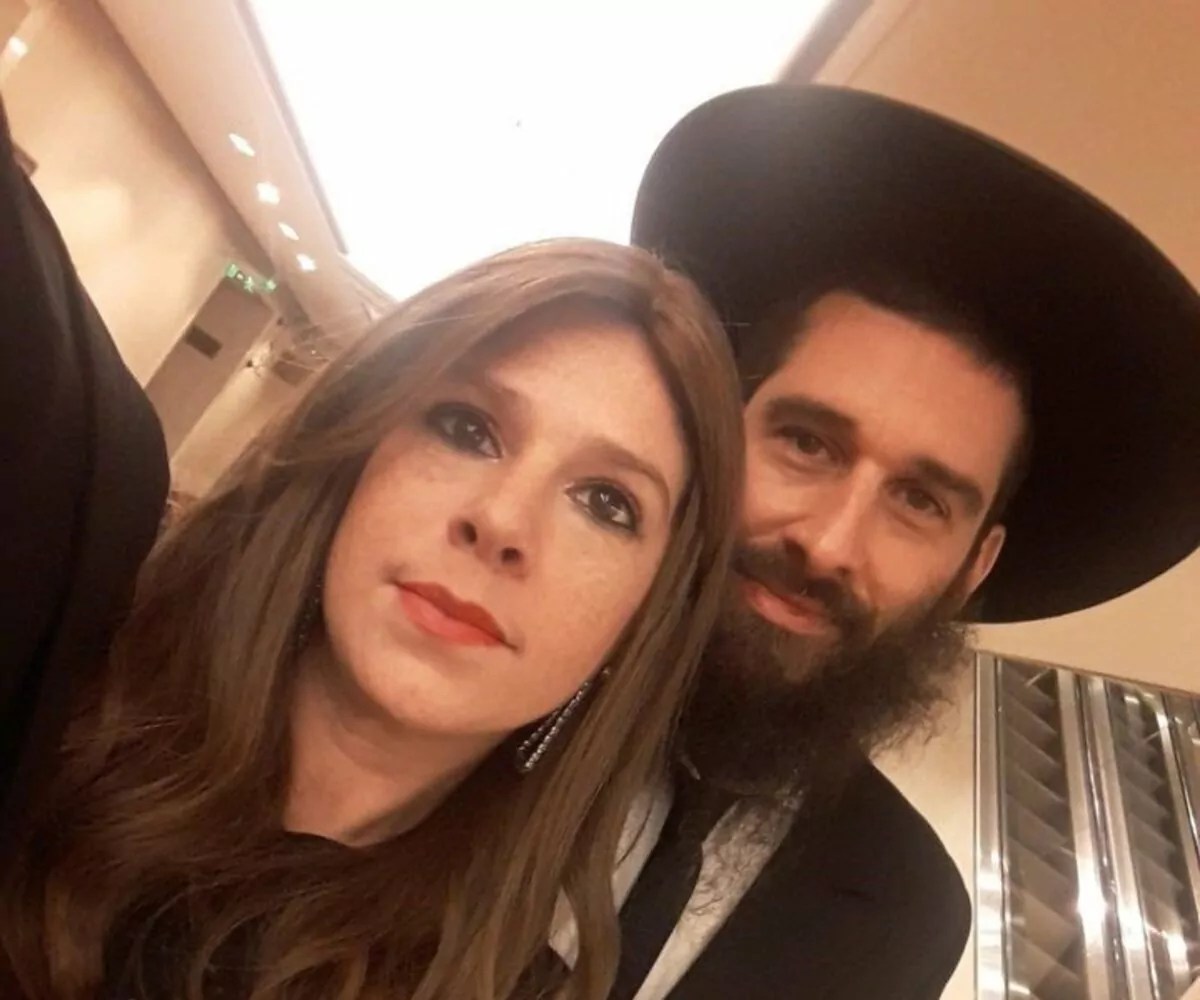Al Reves Que Poco Ortodoxa Ella Entro Al Mundo De Los Judios Jasidicos En Argentina