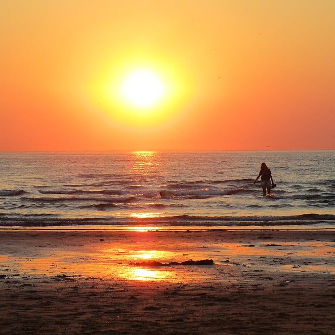 Zonsondergang Op Het Strand Follow My Footprints