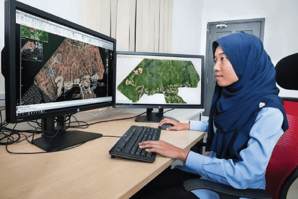 Master Science Geographical Information Science - Geomatika
