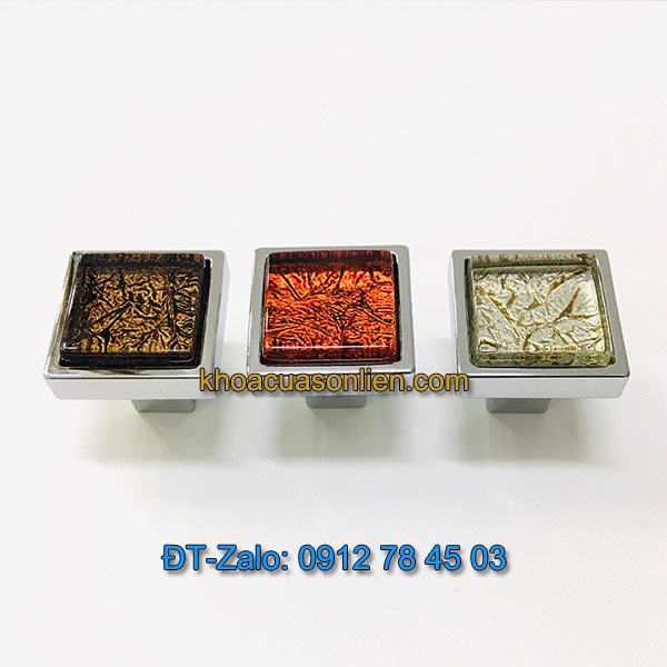 Báo giá nơi bán mẫu Núm tủ hiện đại hình vuông gắp mặt thủy tinh Mosaic NT-010 giá rẻ tại Hà Nội