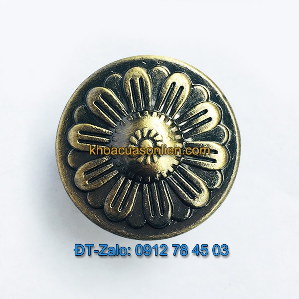 Báo giá nơi bán mẫu Núm tủ tròn hoa hợp kim màu rêu đen NT-002 đường kính 30mm giá rẻ tại Hà Nội