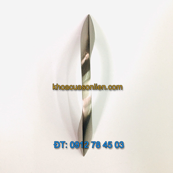 Nơi bán mẫu Tay nắm cửa tủ hợp kim kiểu xoắn hiện đại màu trắng kim loại 96mm giá rẻ tại Hà Nội