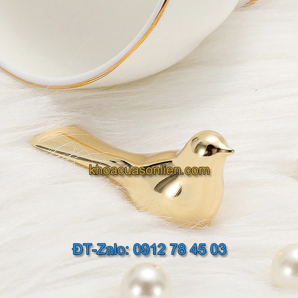 Báo giá nơi bán mẫu Tay nắm tủ decor 3 trong 1 hình chim họa mi mạ crome màu vàng giá rẻ tại Hà Nội