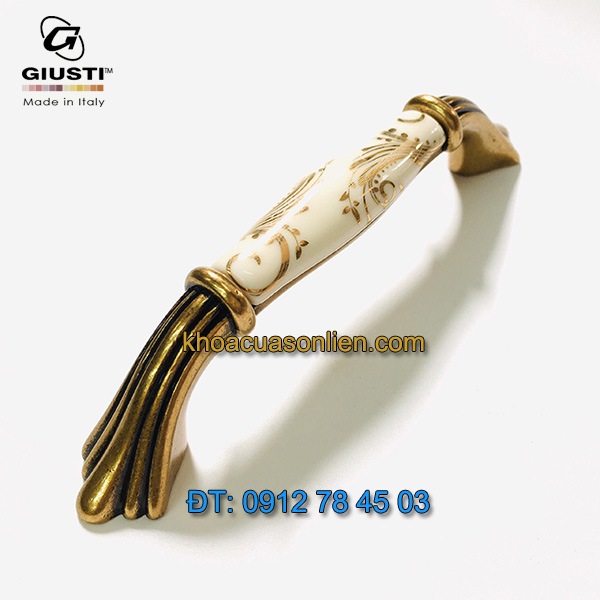 Nơi bán Tay nắm tủ tân cổ điển M70.01.G7.A8G 96mm họa tiết ánh vàng của Giusti - Italy xịn tại Hà Nội