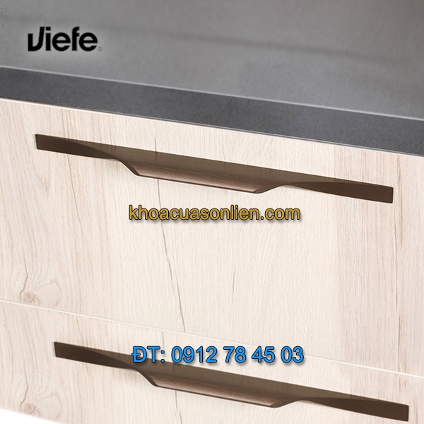 Nơi bán mẫu Tay nắm tủ với đường cong nhẹ nhàng BRIKK 0334 của Viefe nhập khẩu Tây Ban Nha giá rẻ tại Hà Nội
