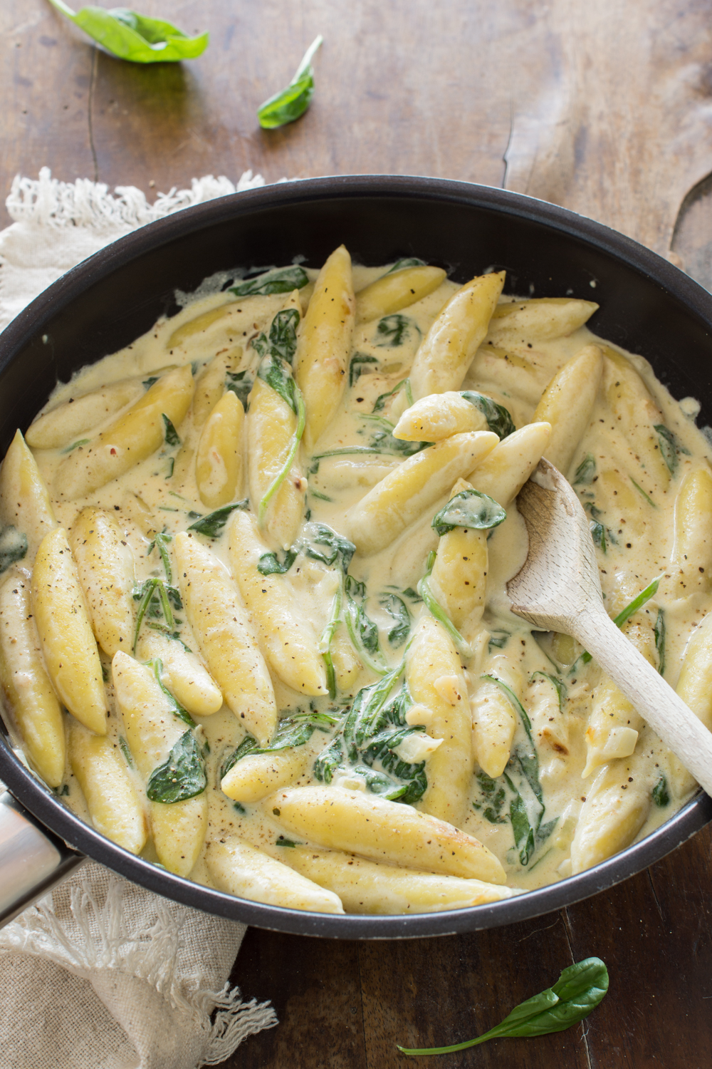 15 Minuten Pfanne Cremige Schupfnudeln Mit Blattspinat Lieberbacken