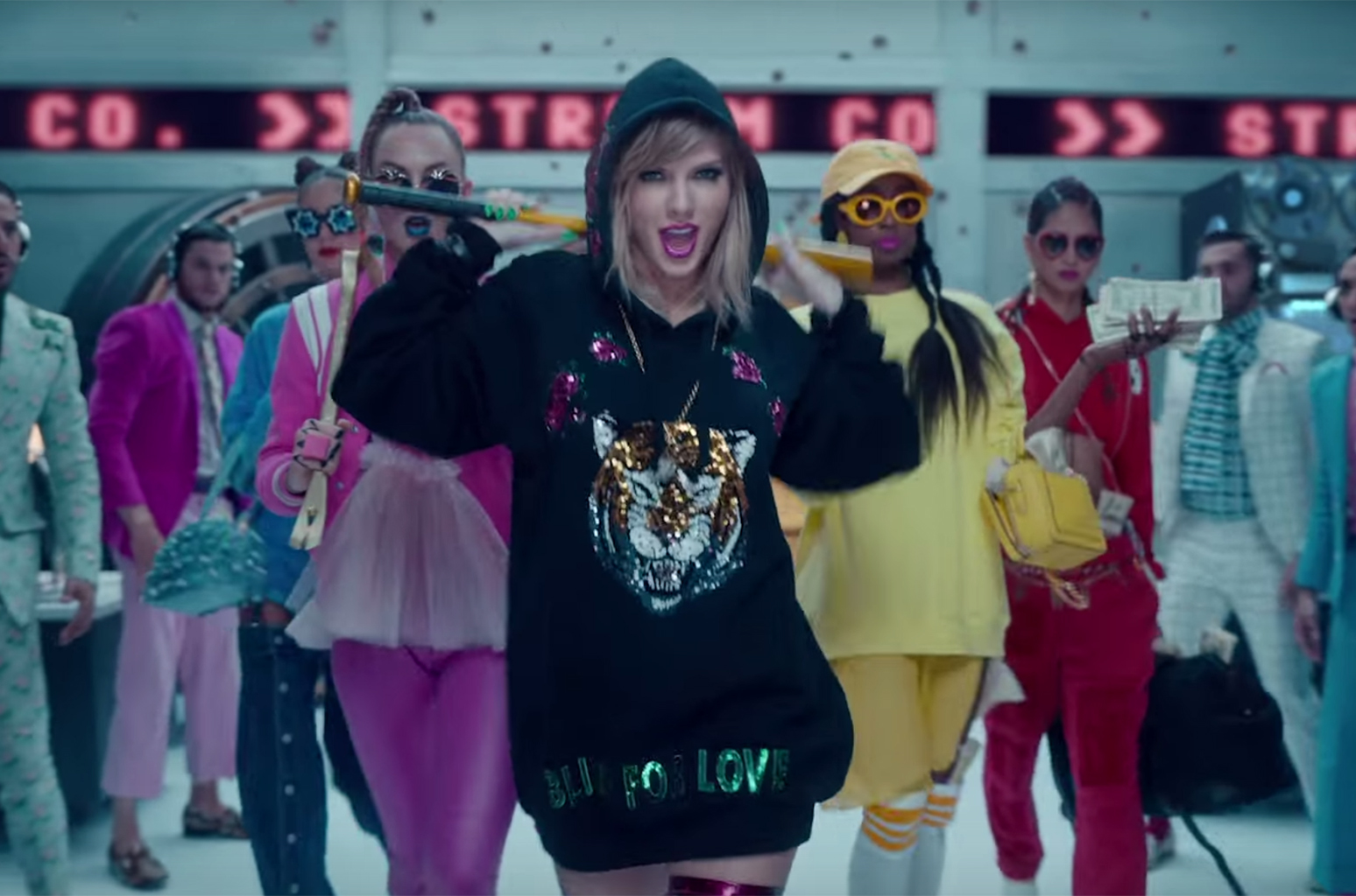 Taylor Swift Look What You Made Me Do Costume Ideas Life Between Weekends