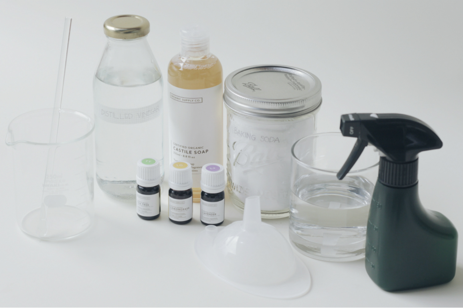 Homekeeping Diy Natural Cleaner Living Loving