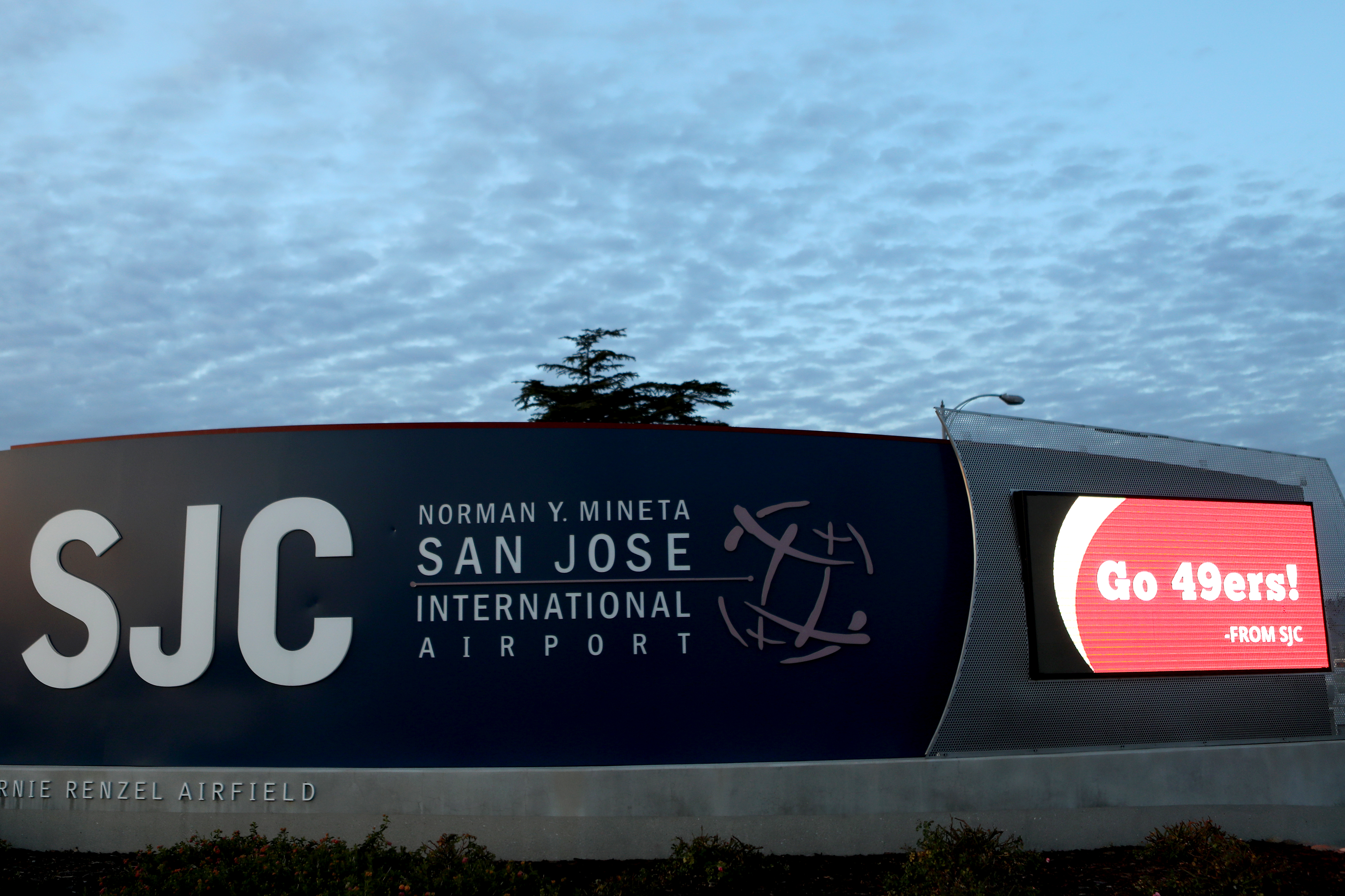 The Norman Y. Mineta San Jose International Airport displays support for the San Francisco 49ers in San Jose, Calif., on Friday, Jan. 17, 2020.