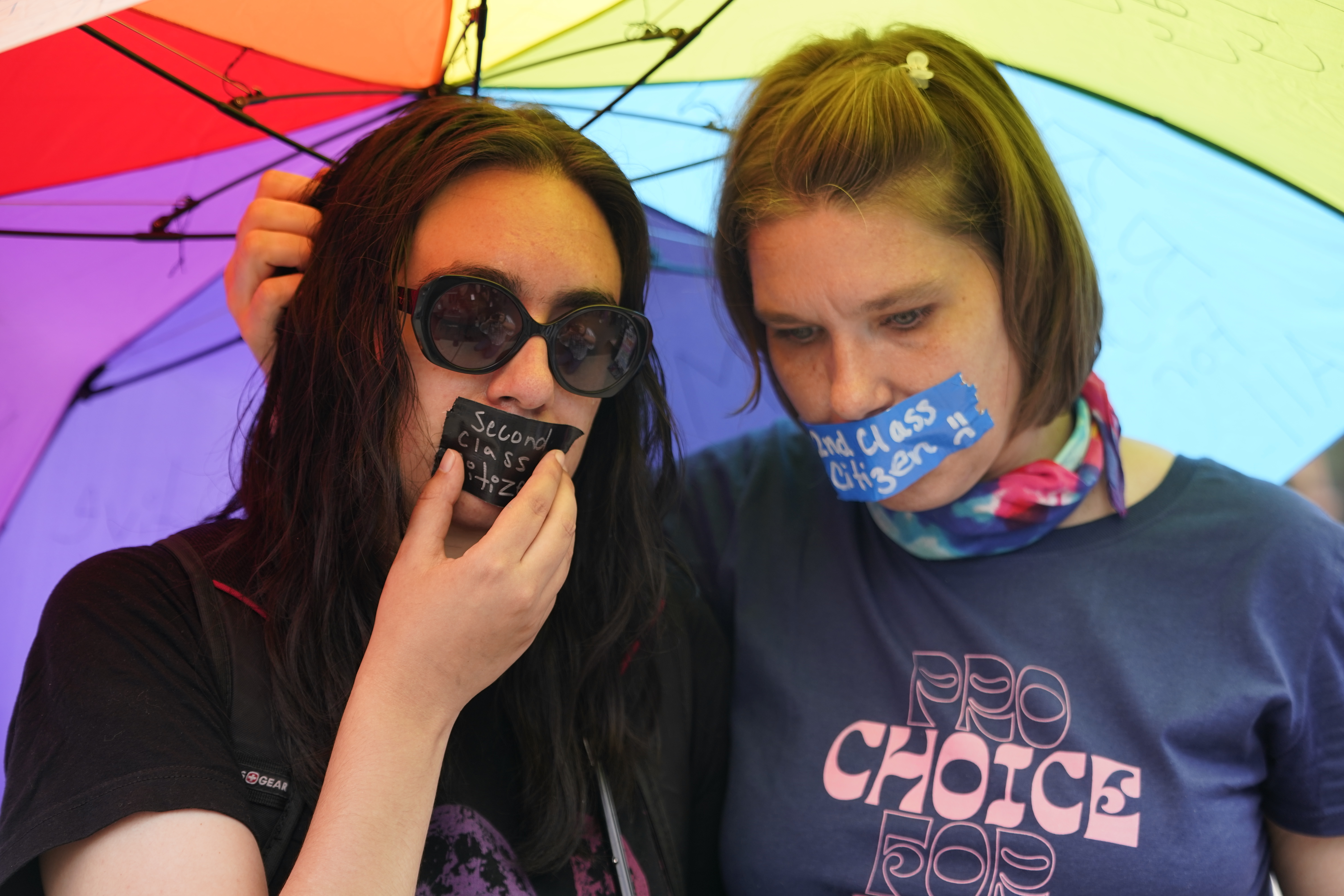 Abortion-rights activists reacts outside the Supreme Court in Washington, Friday, June 24, 2022.Ê(AP Photo/Jacquelyn Martin)