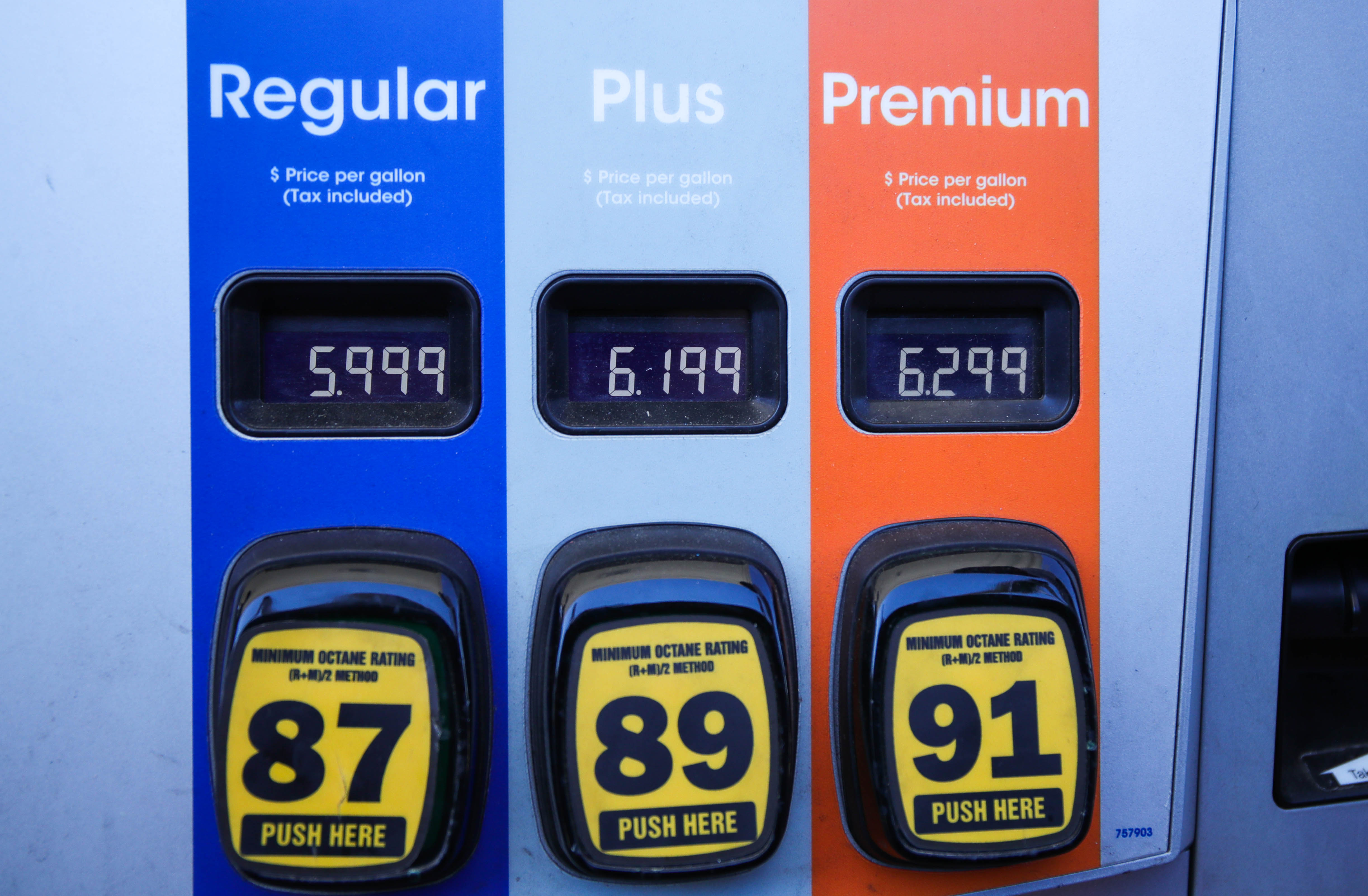 OAKLAND, CALIFORNIA - SEPTEMBER 23: Gas prices displayed at a 76 gas station in Alameda, Calif., on Friday, Sept. 23, 2022. (Ray Chavez/Bay Area News Group)