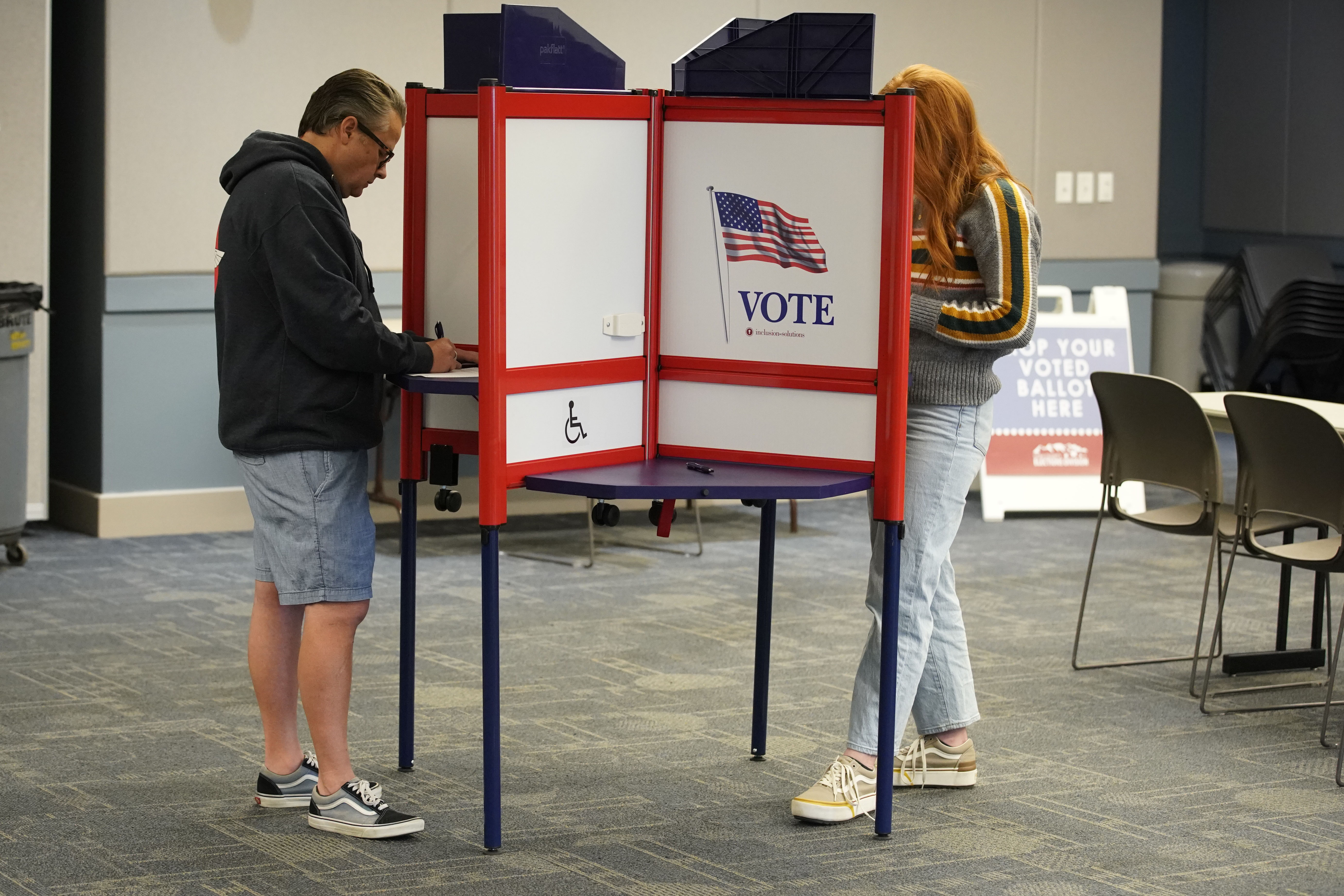 Voters cast their ballots at the Utah County Justice and Health center on November 8, 2022 in Provo, Utah. (Photo by George Frey/Getty Images)